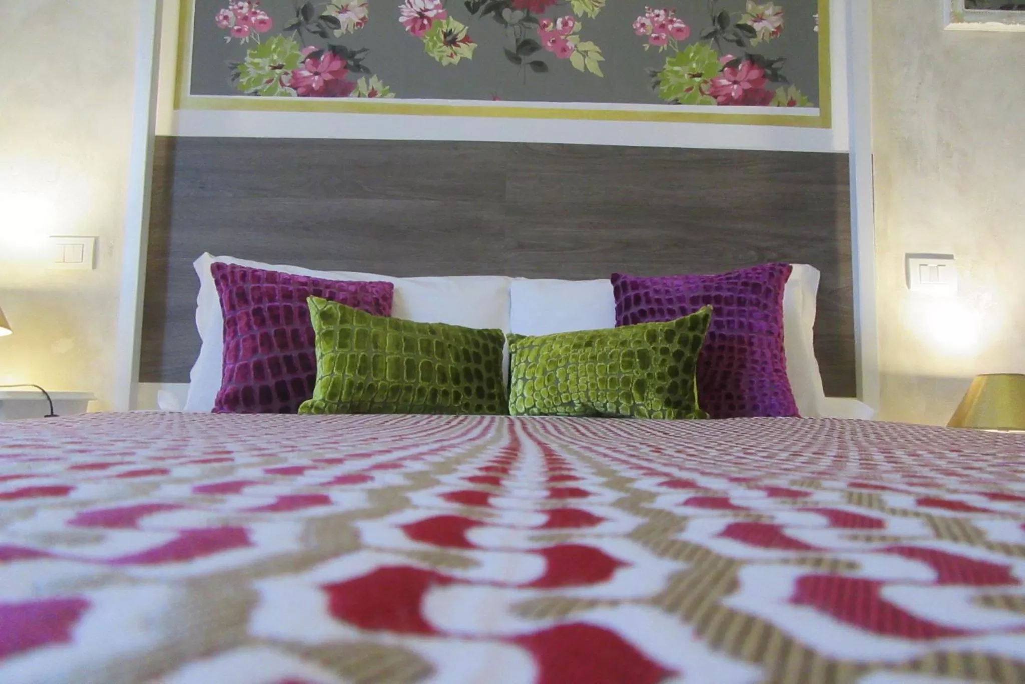 Decorative detail, Bed in B&B Relais Inn Lucca