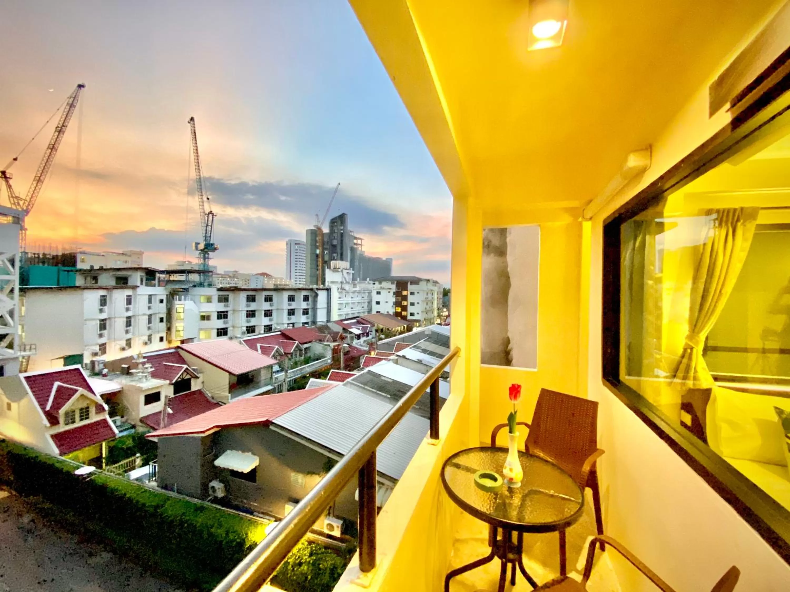 Decorative detail in New Star