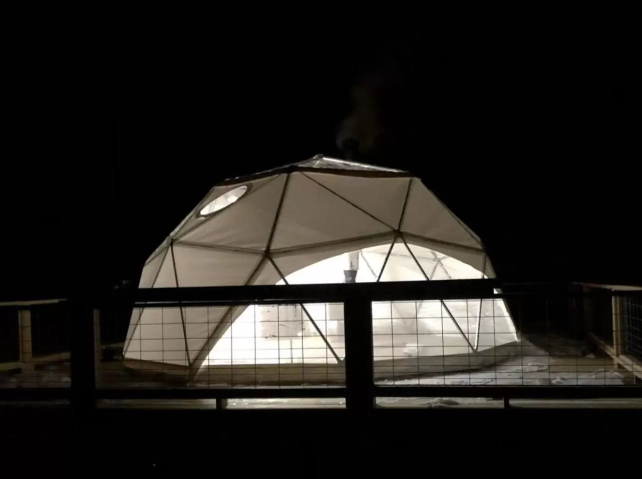 Night in Laurel River Club Bed & Breakfast or LRCBNB