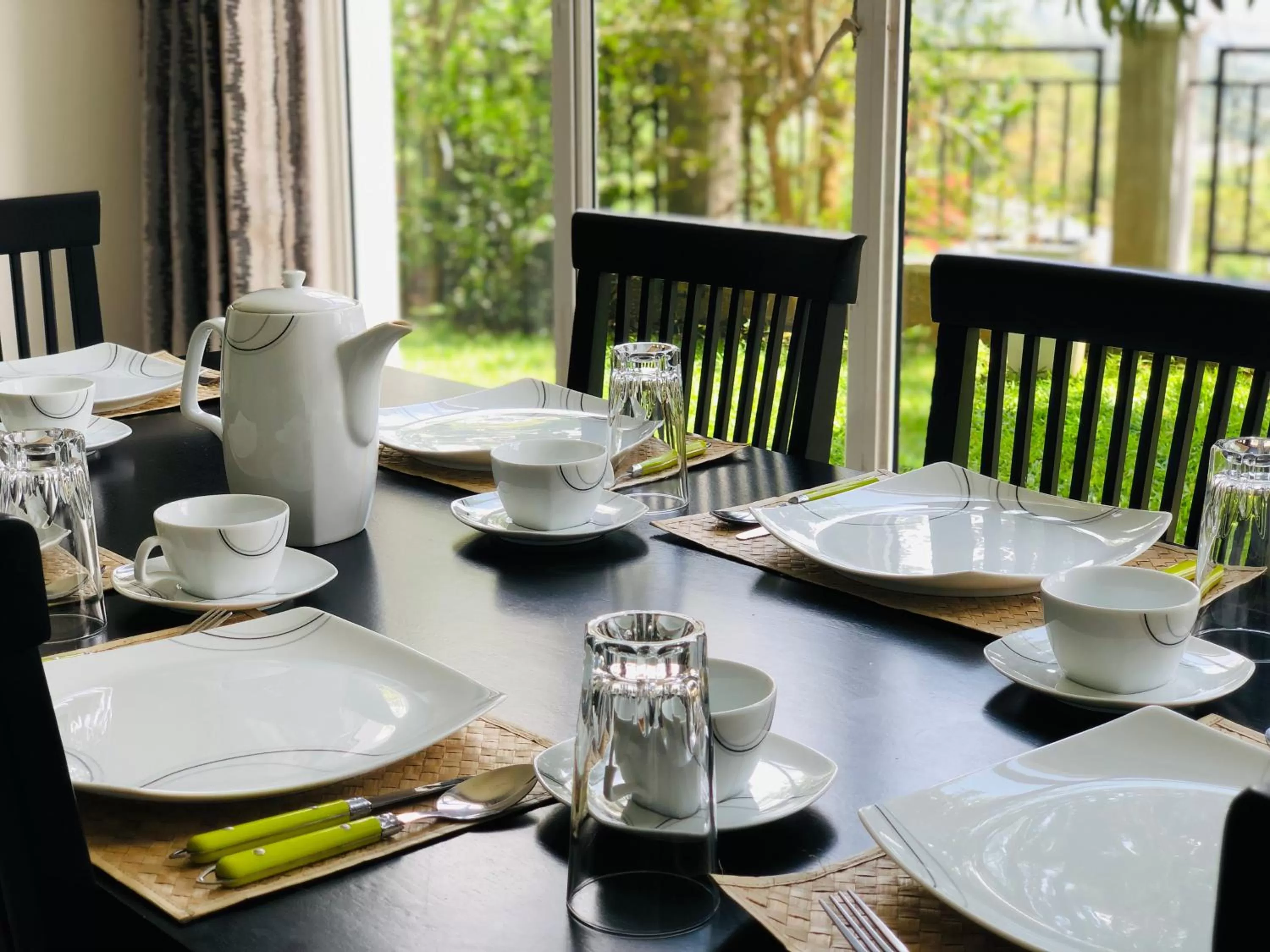 Restaurant/Places to Eat in The Heaven's Villa Kandy