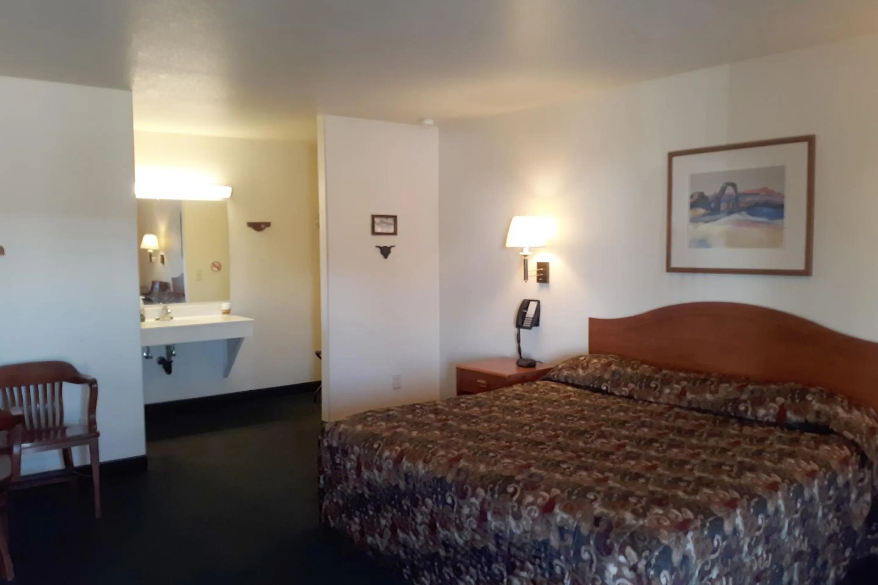 Bedroom, Bed in OYO Hotel Tombstone