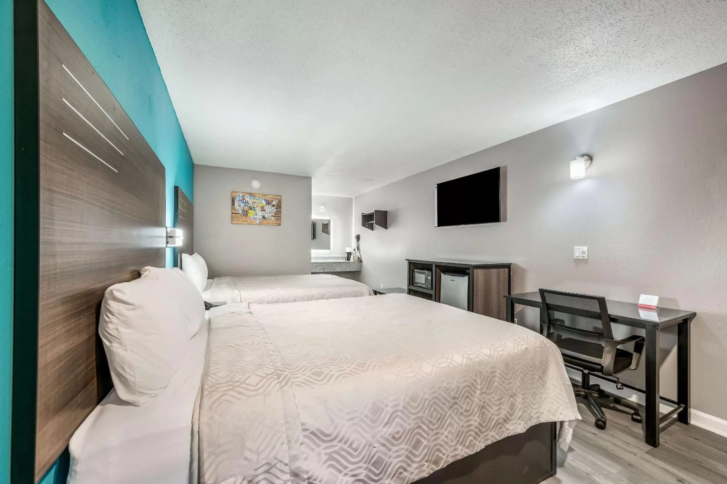 Photo of the whole room, Bed in Econo Lodge Russellville