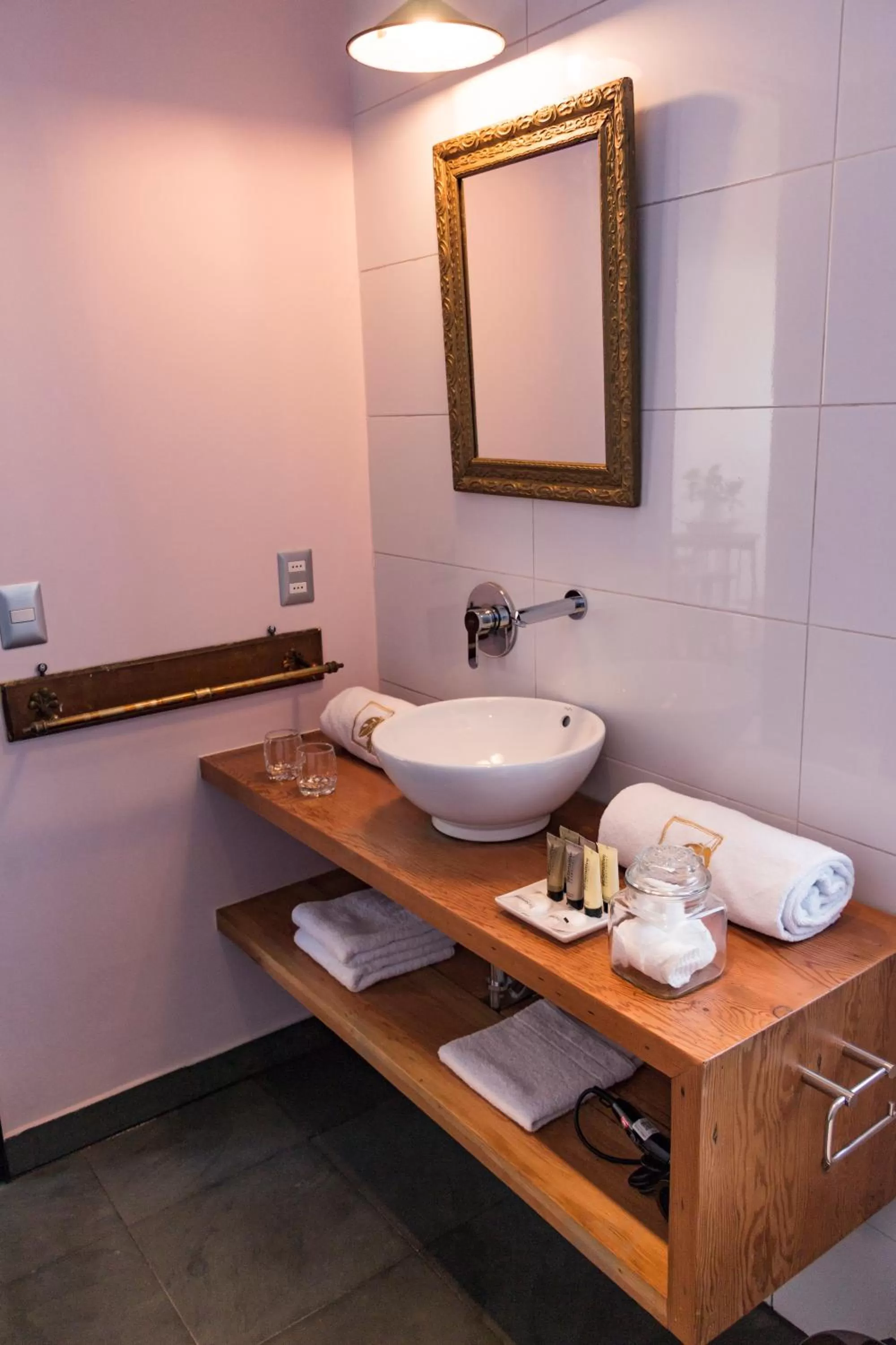 Bathroom in Augusta Hotel