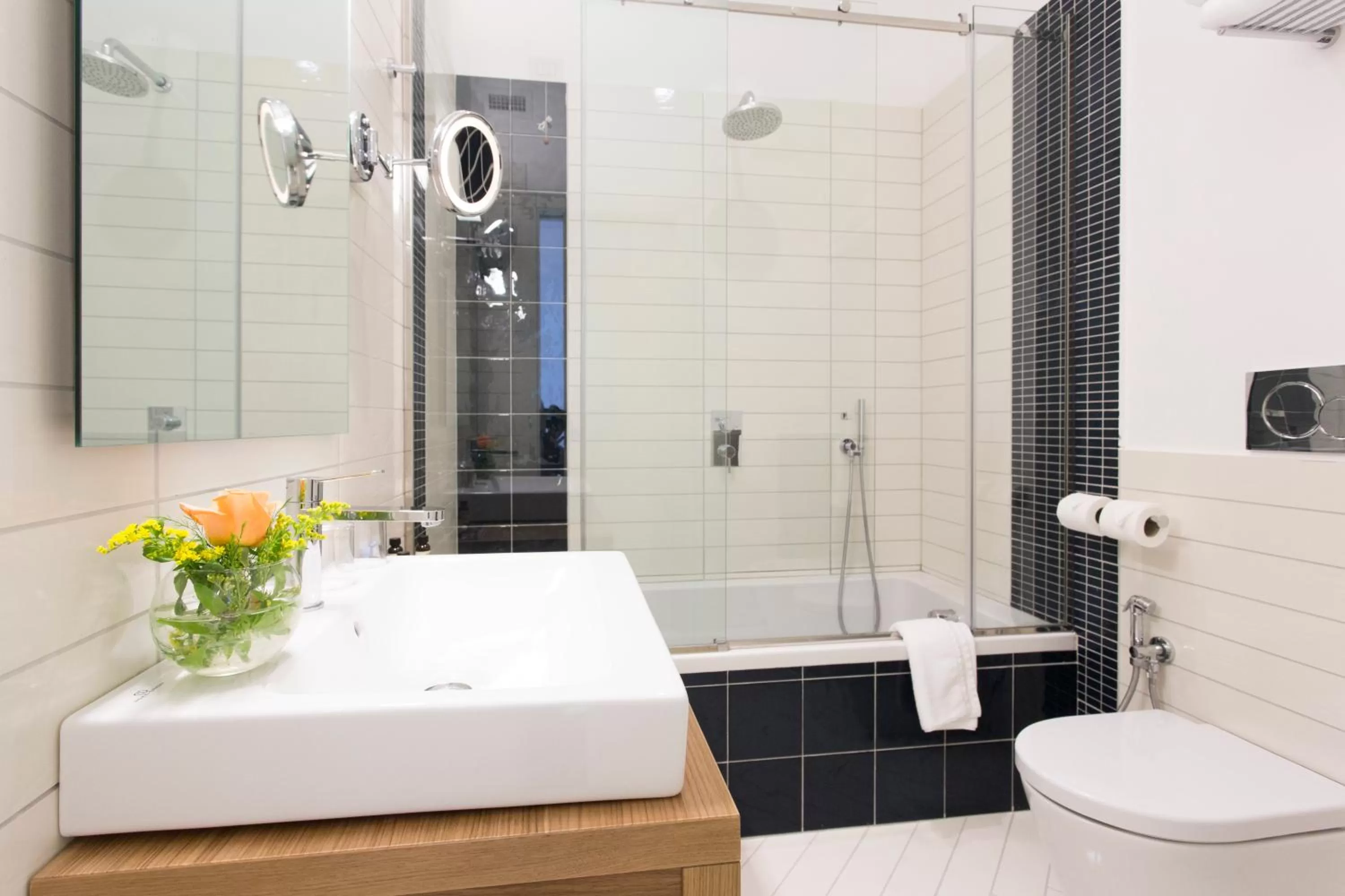 Shower in Villa Fiorella Art Hotel