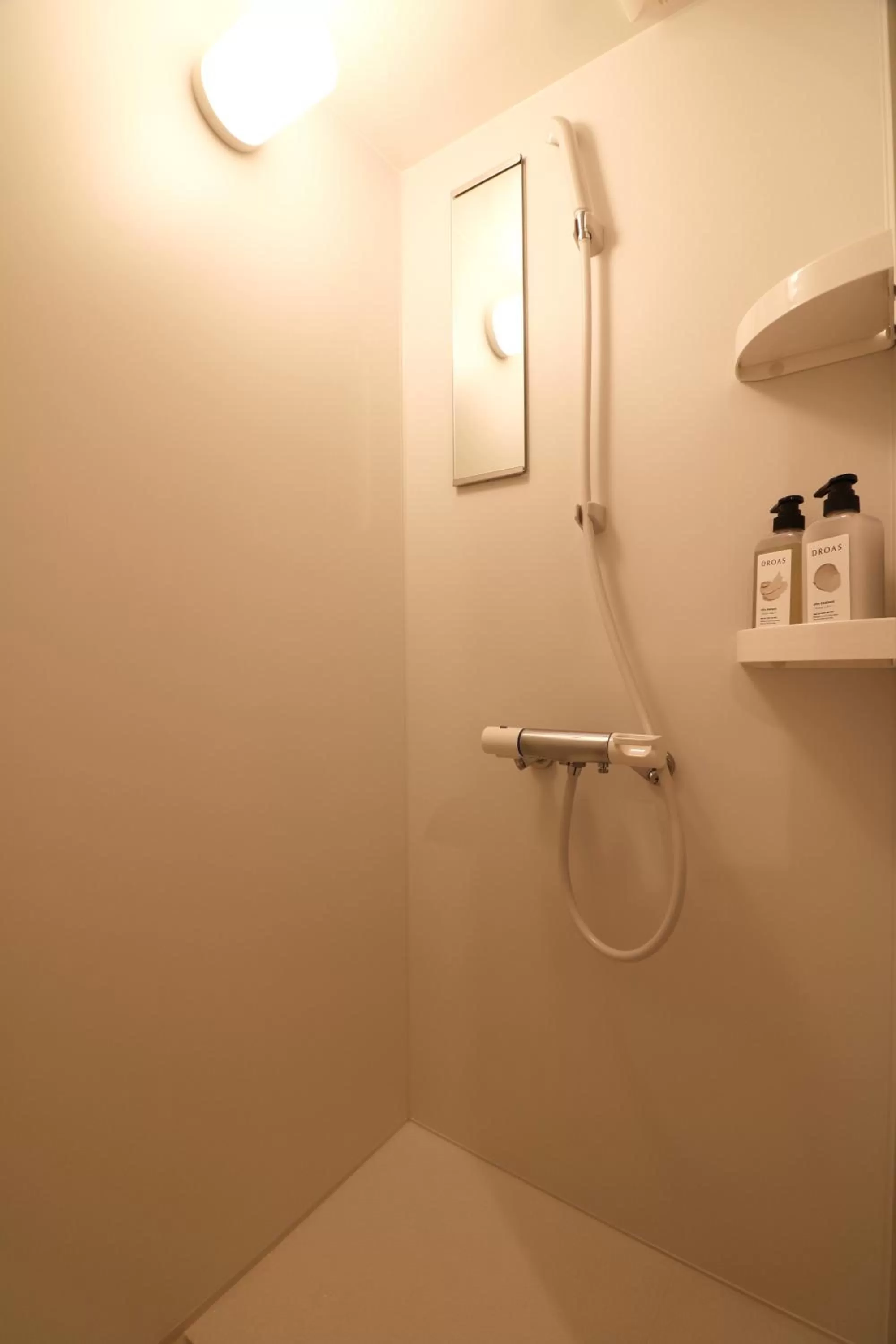 Shower in TAKETO STAY PREMIERE SAPPORO Eki