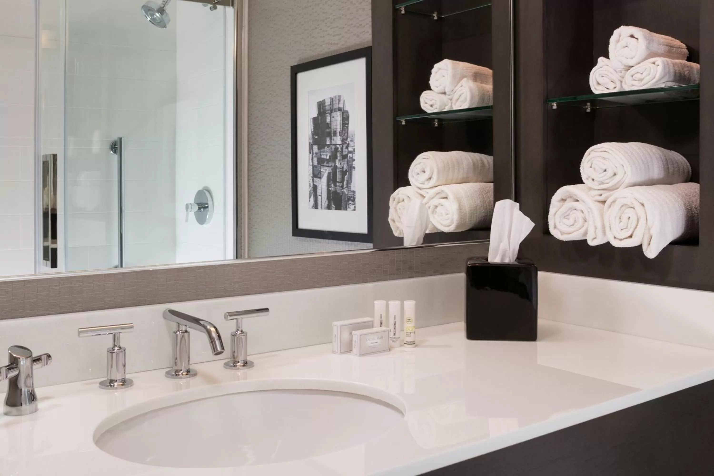 Bathroom in Courtyard by Marriott Minneapolis Downtown