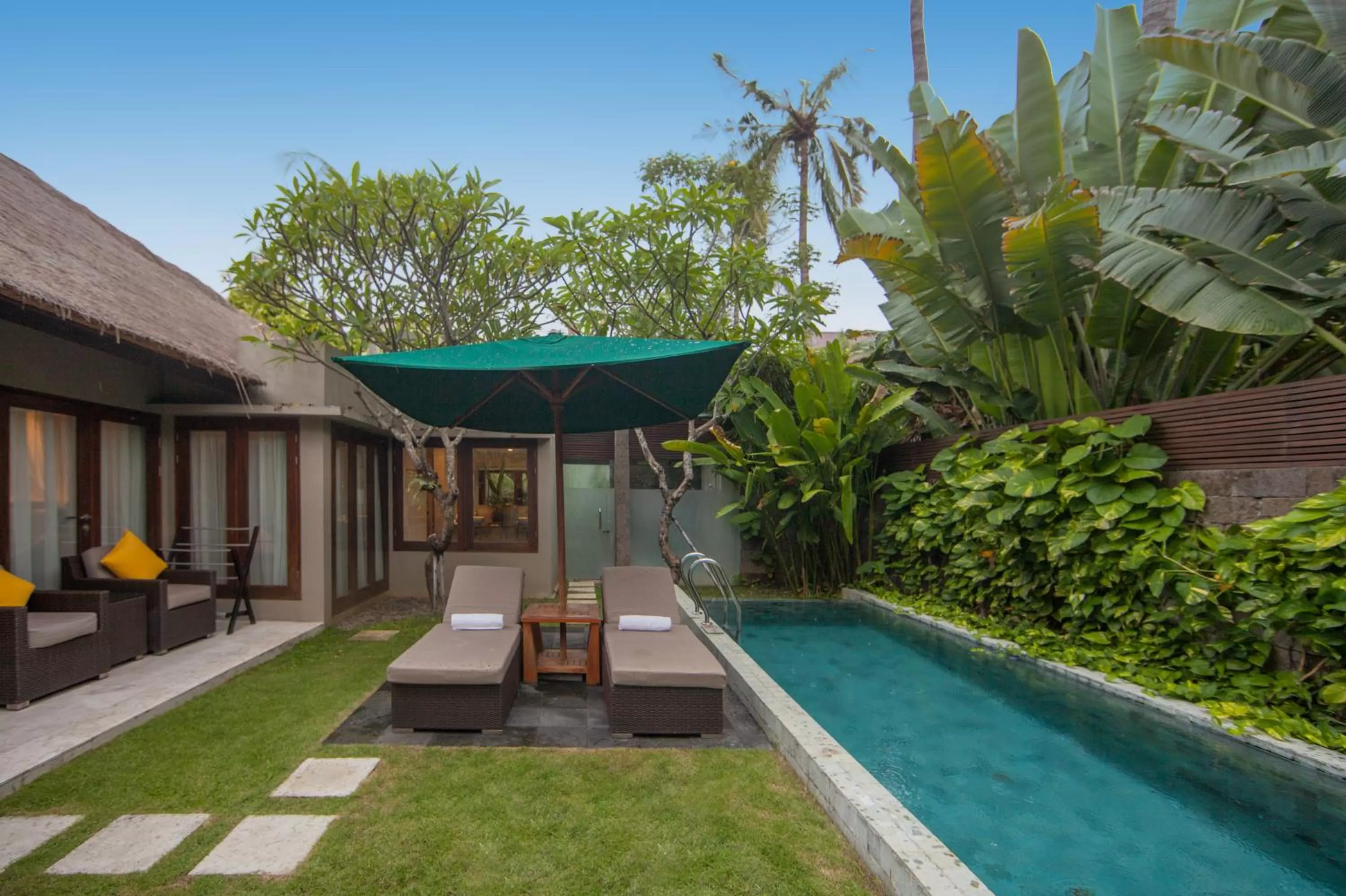Garden in Legian Beach Hotel