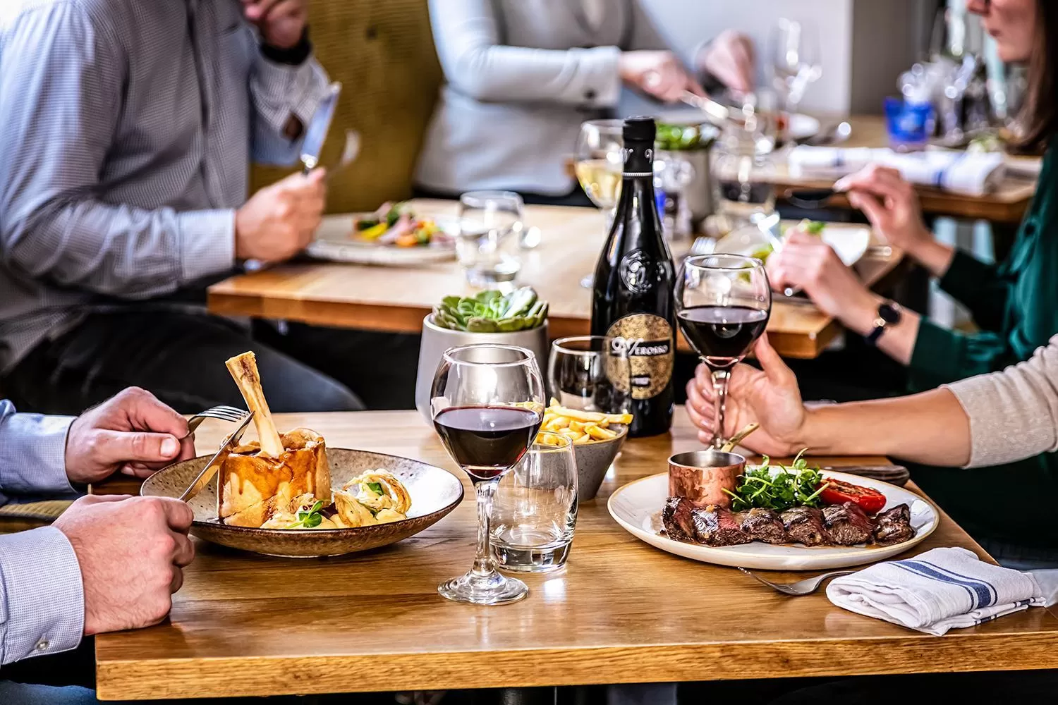 Food and drinks in Inn on the Square