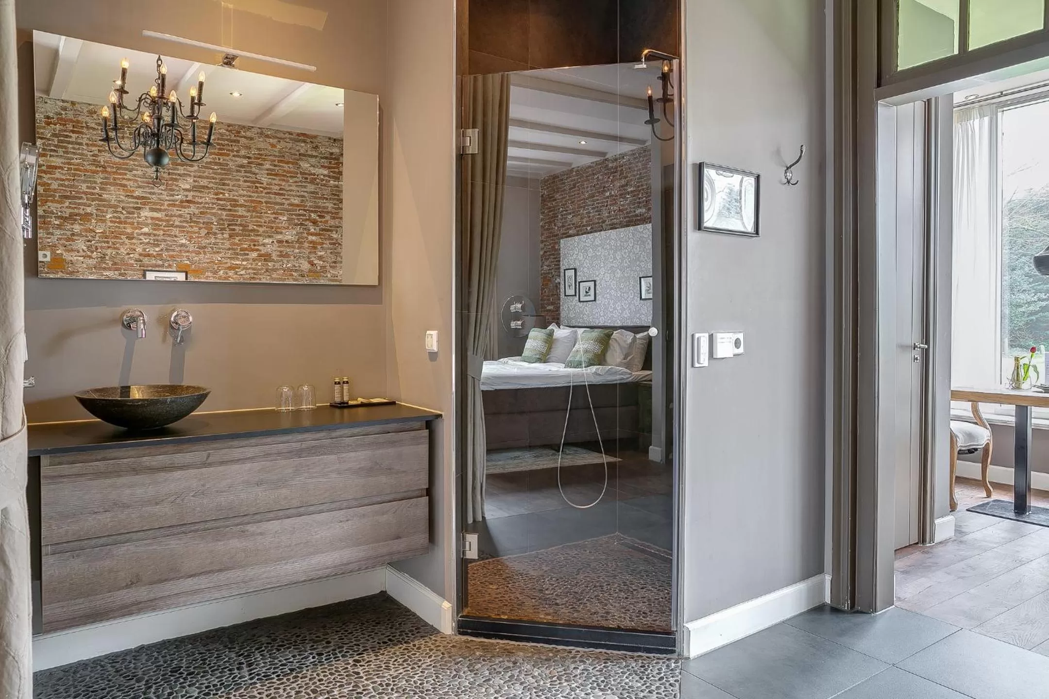 Shower, Bed in Boutique Hotel 't Vosje