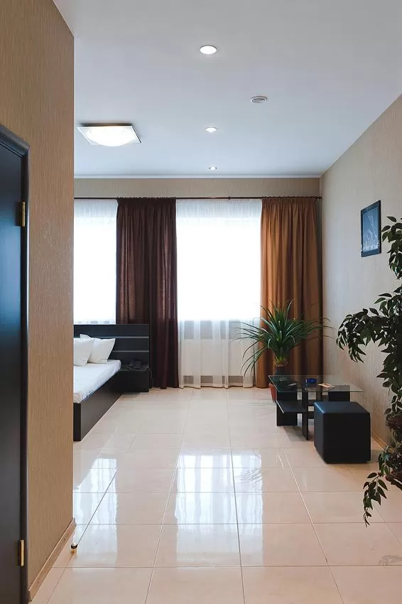 Photo of the whole room in Hotel 8th Mile