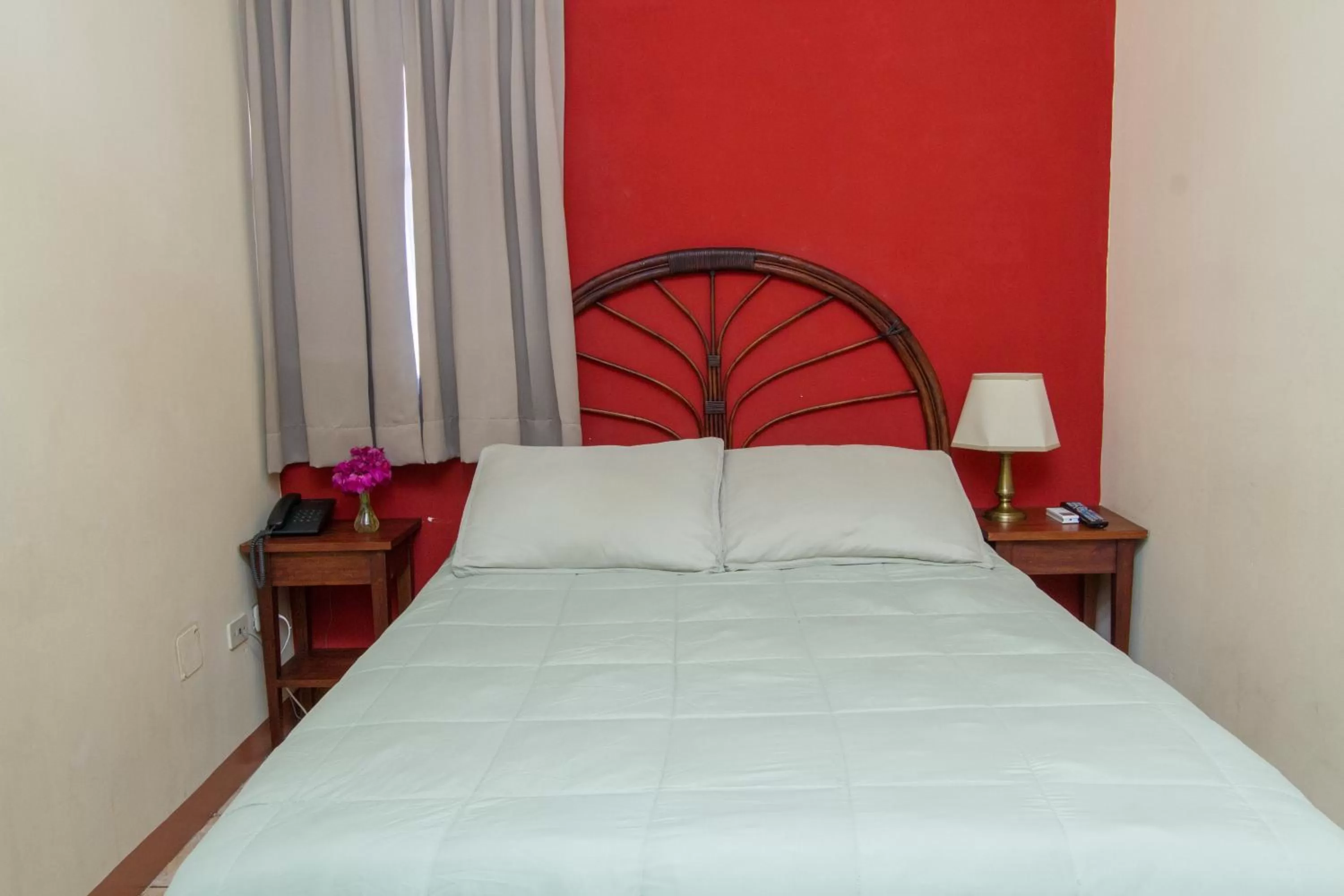 Bed in Hotel Colibri