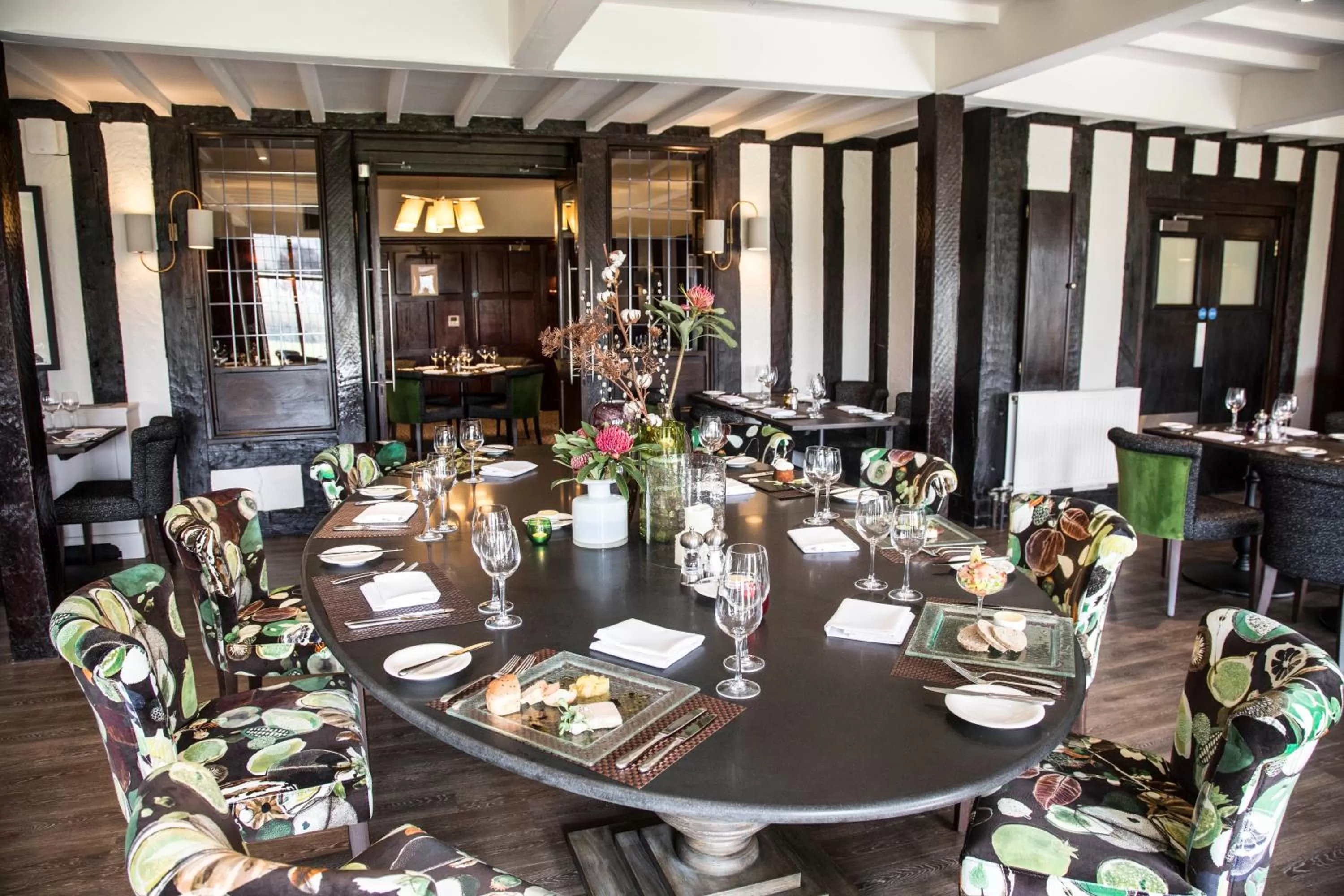 Restaurant/places to eat in Hogarths Stone Manor