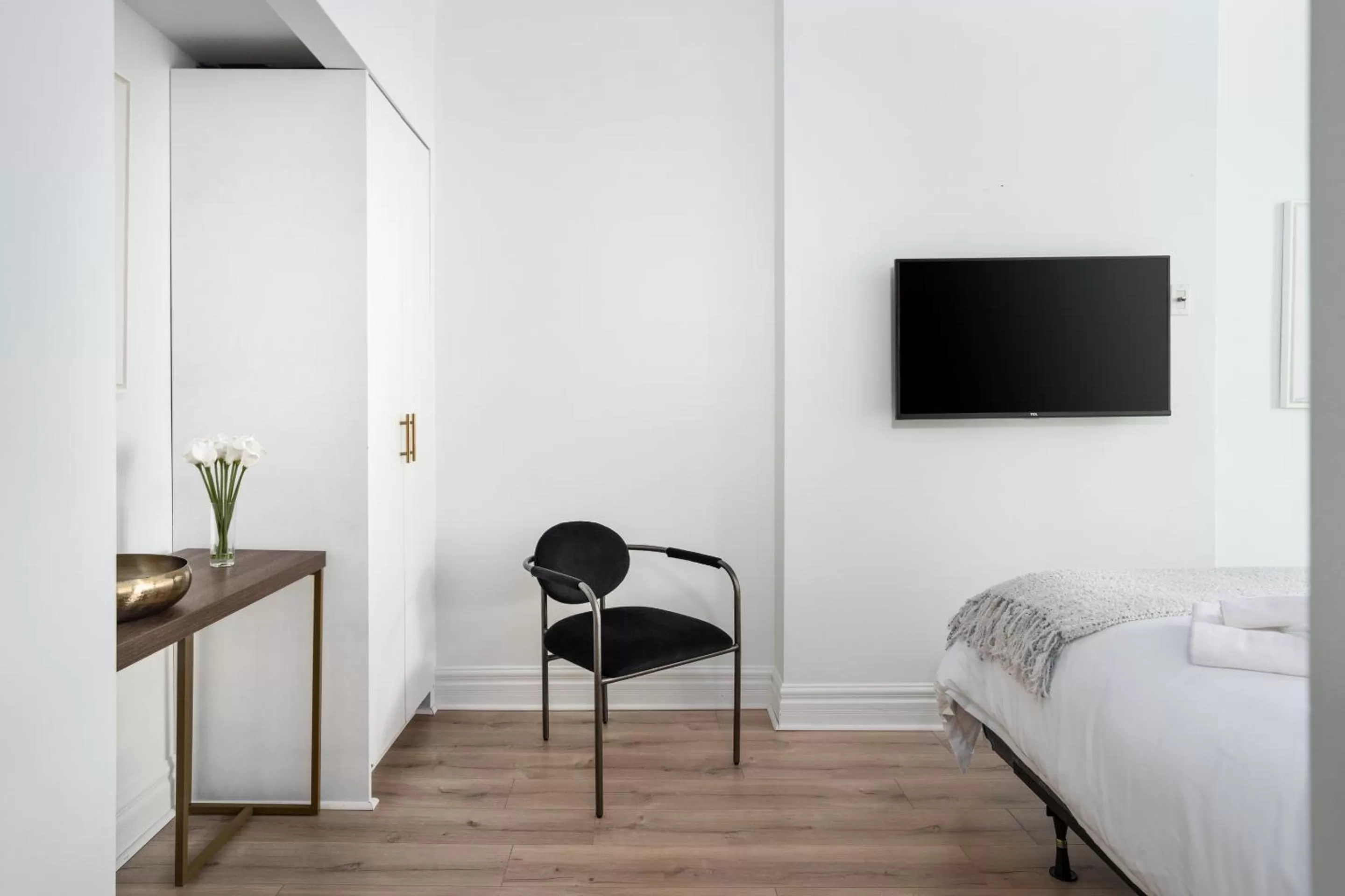 TV/Entertainment Center in Le Penfield Par Nomade MTL