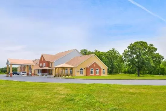 Property building in Super 8 by Wyndham Lake of the Ozarks