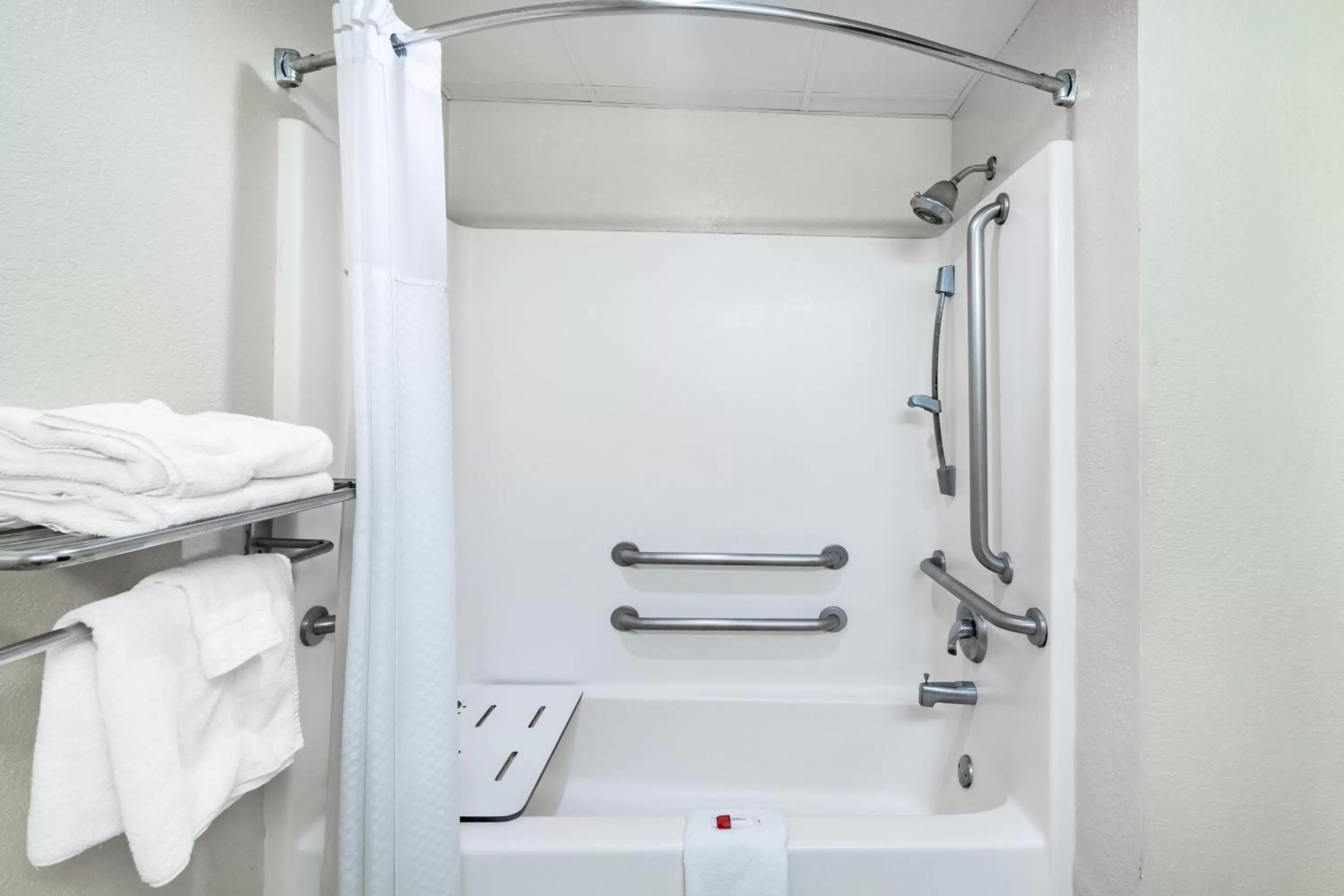 Baymont by Wyndham Hinesville Fort Stewart Area