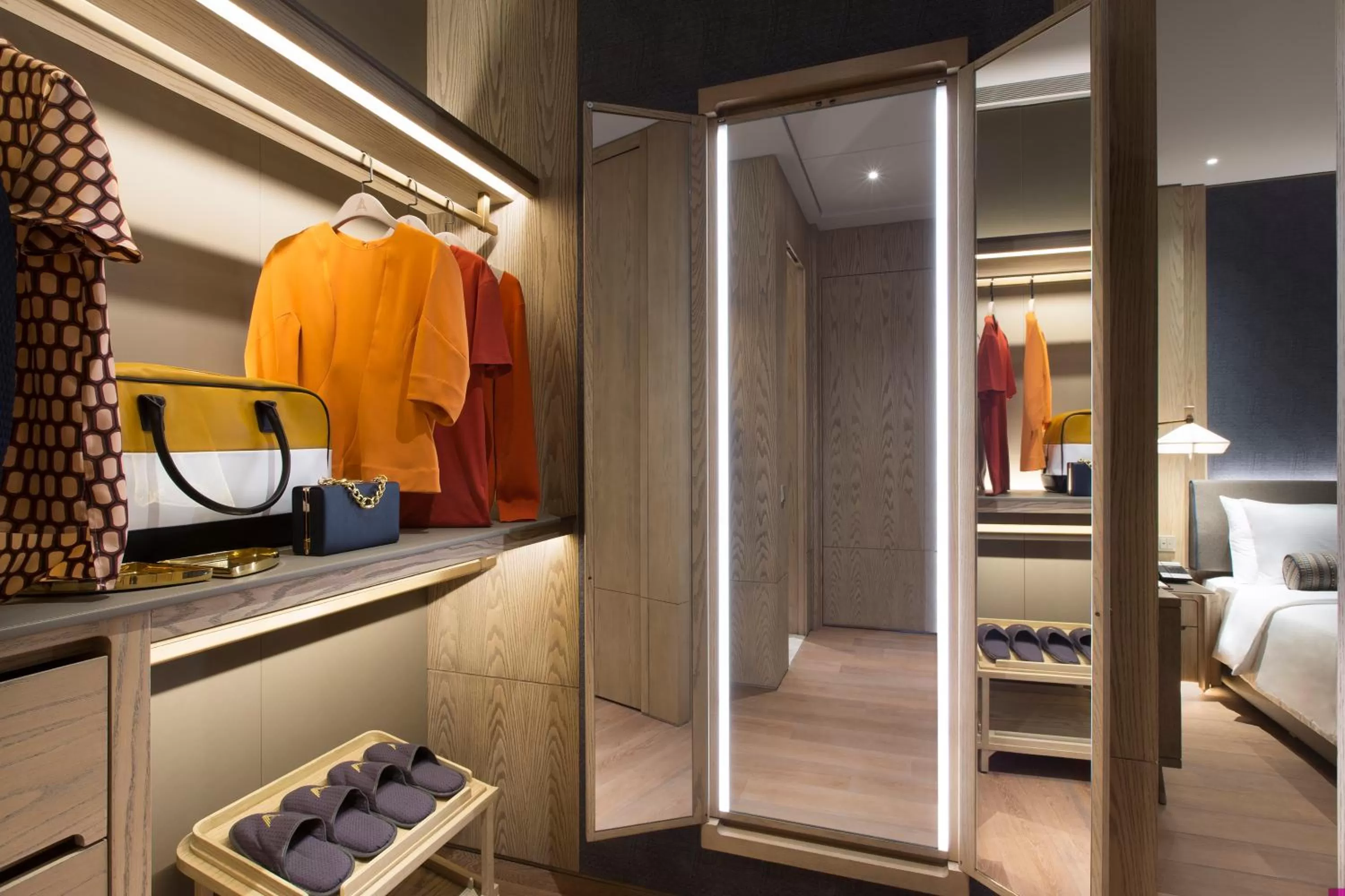 wardrobe, Bed in K11 ARTUS