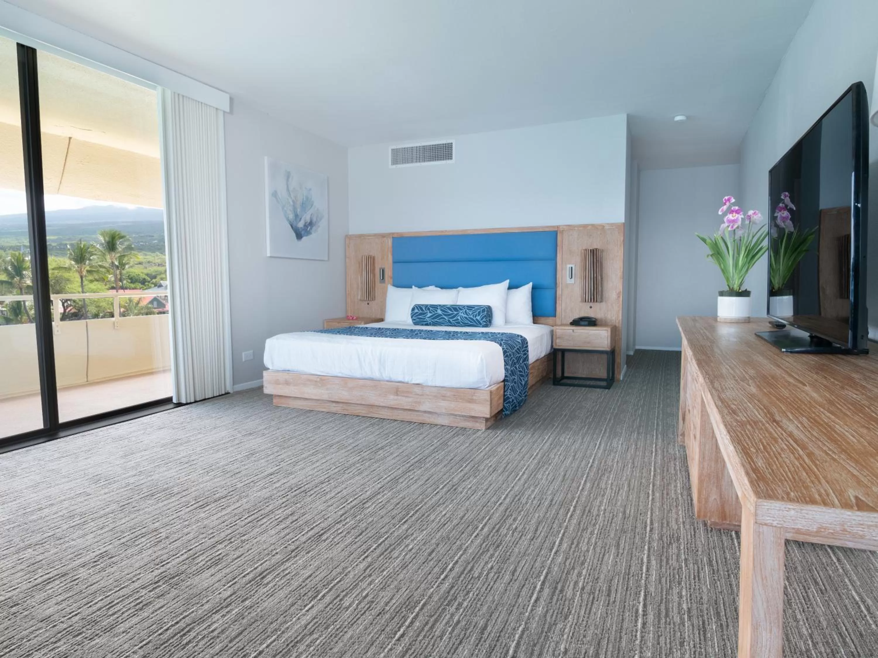 Photo of the whole room, Bed in Royal Kona Resort