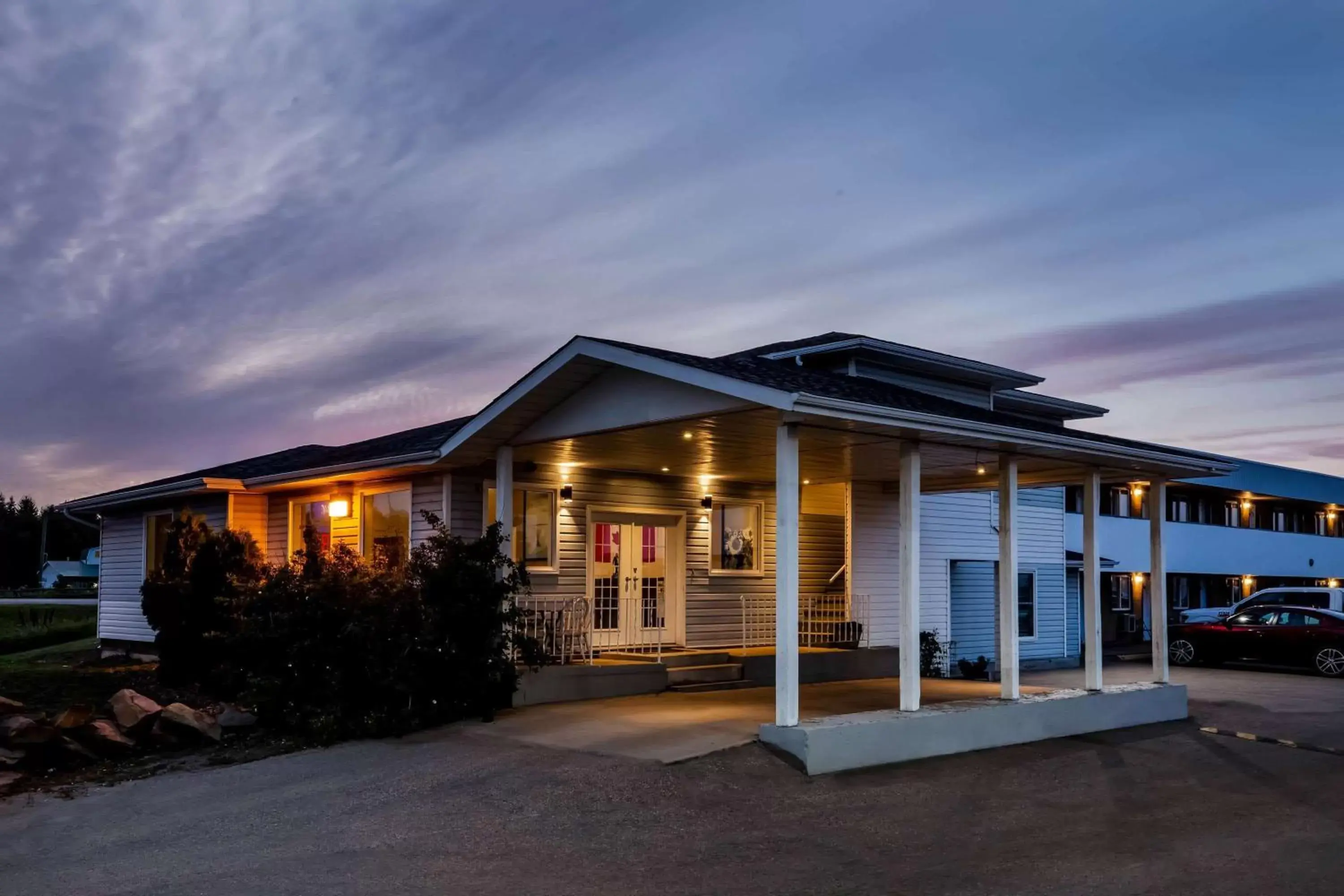 Super 8 by Wyndham Smoky Lake Super 8 by Wyndham Smoky Lake