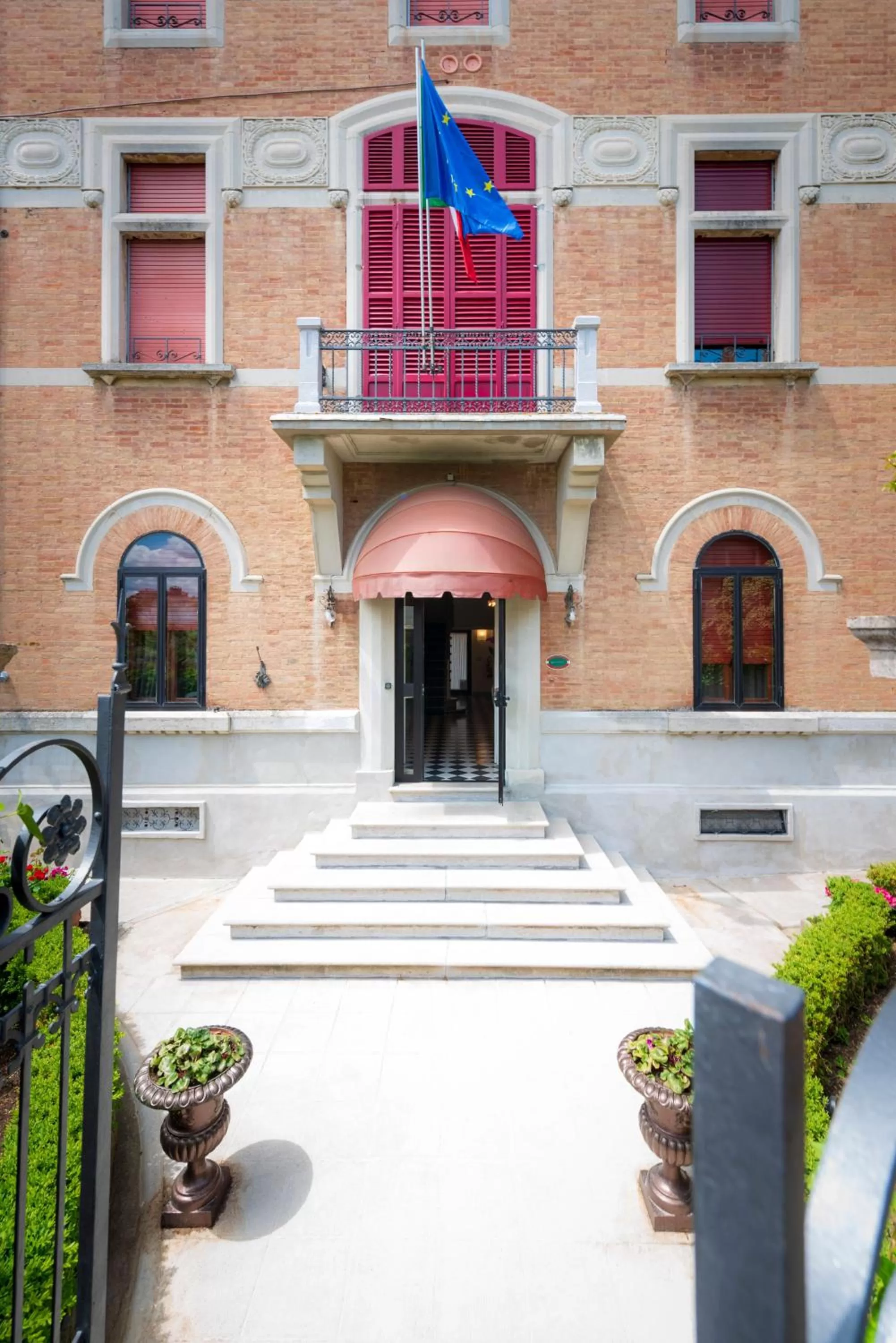 Facade/entrance in Villa Elda Boutique Hotel