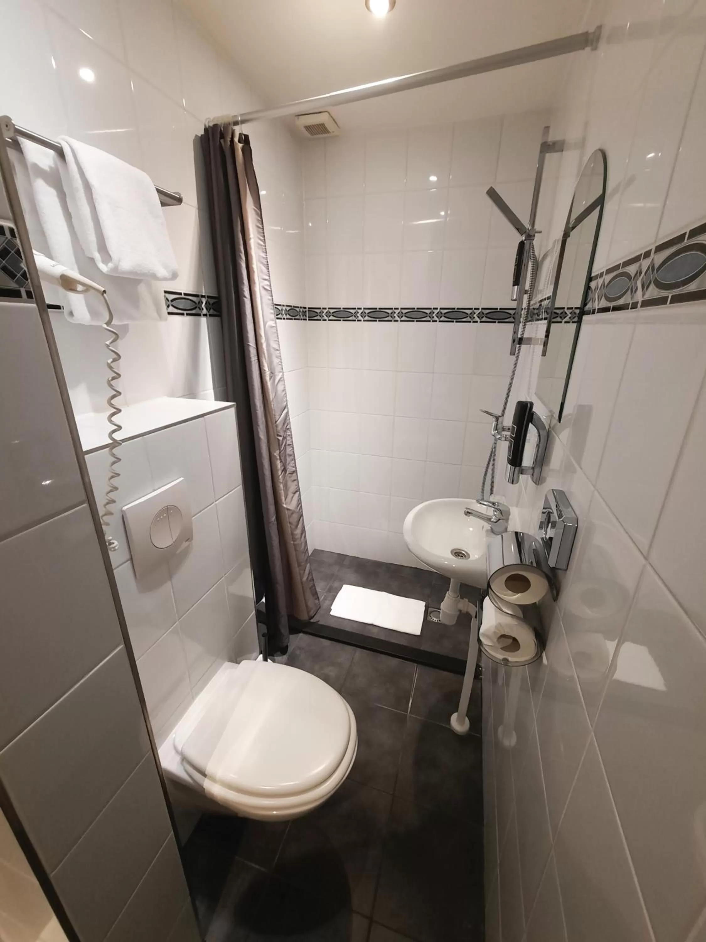 Bathroom in Hotel Washington