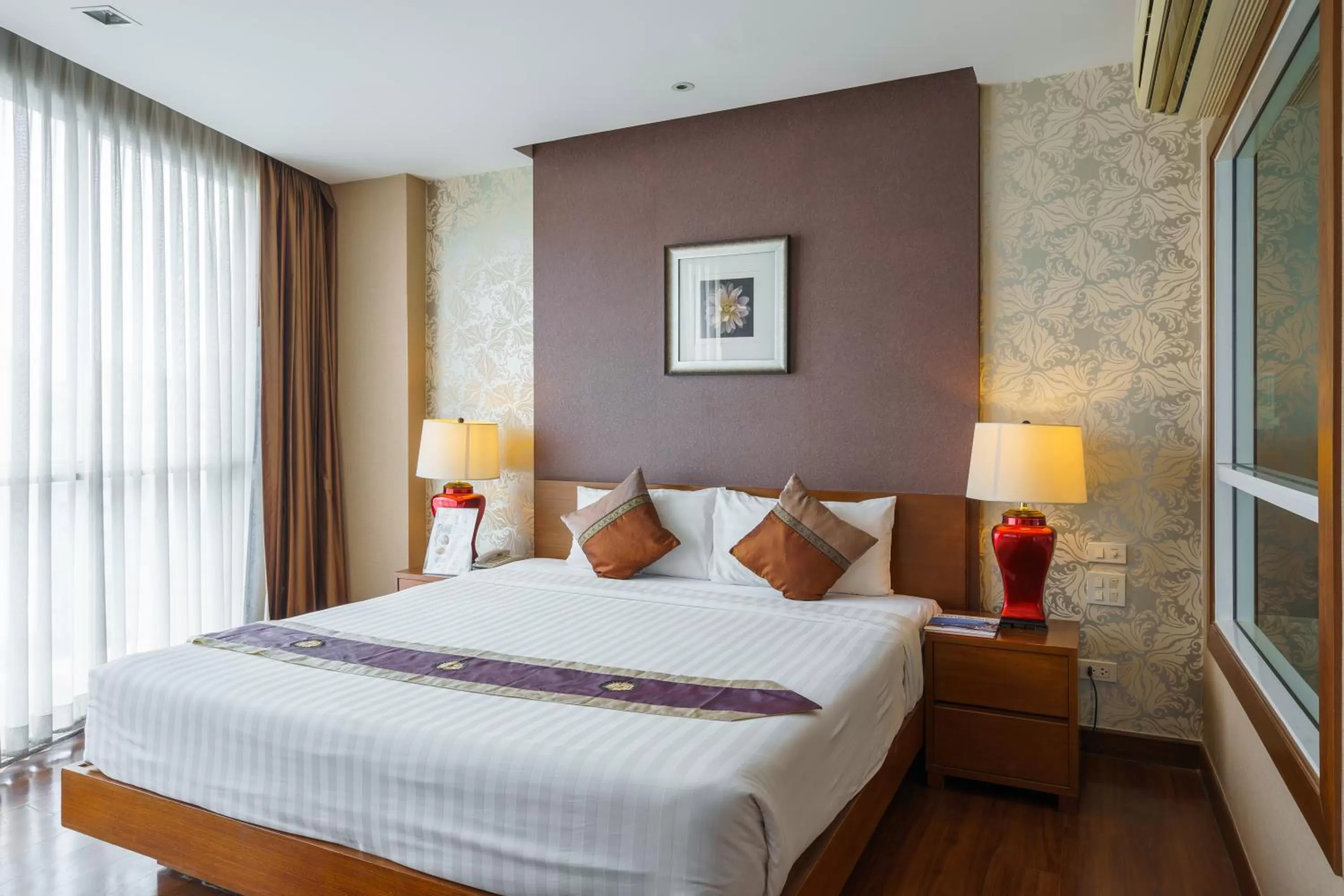 Bed in Lantana Resort Hotel Bangkok