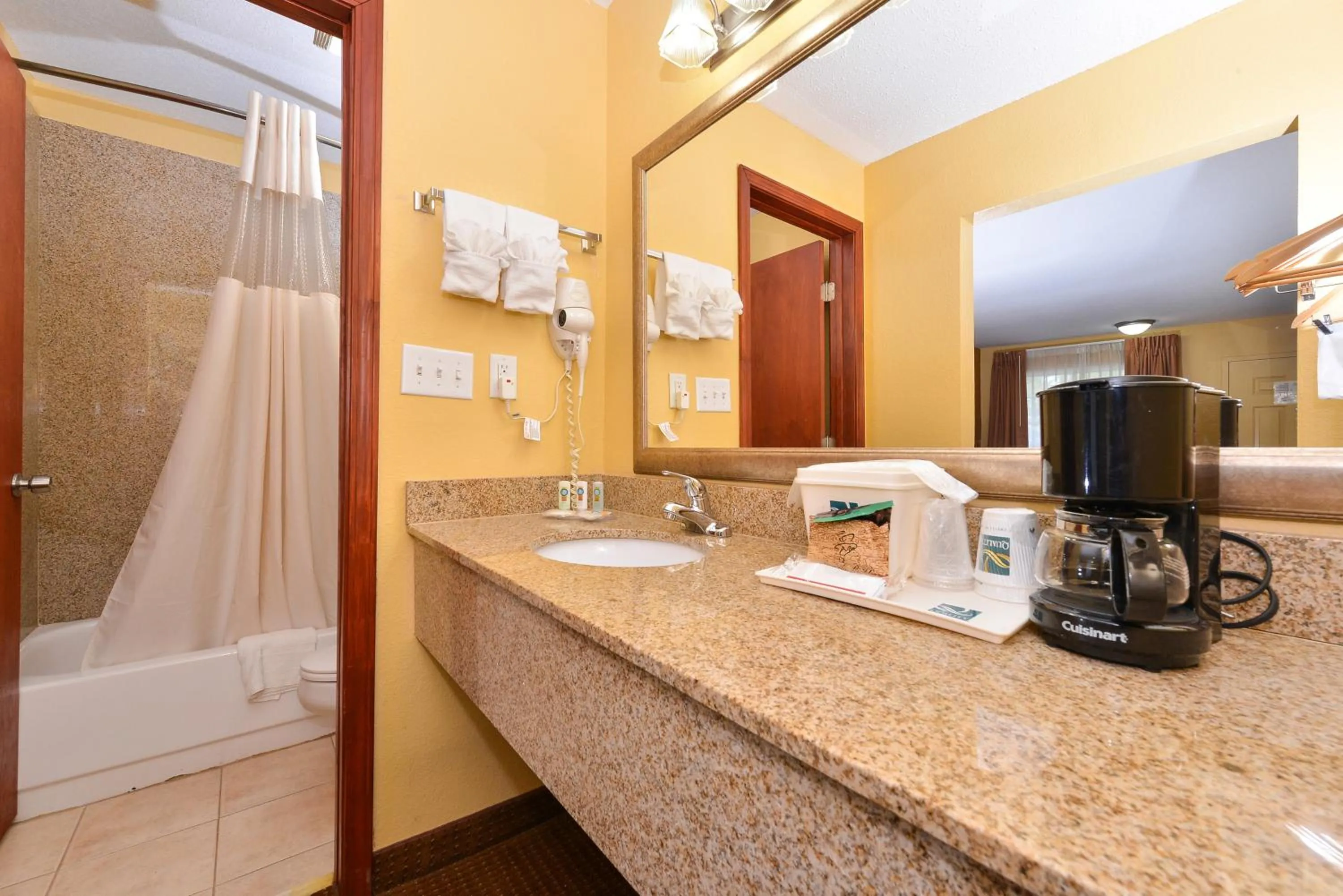Bathroom in Quality Inn & Suites Cartersville North
