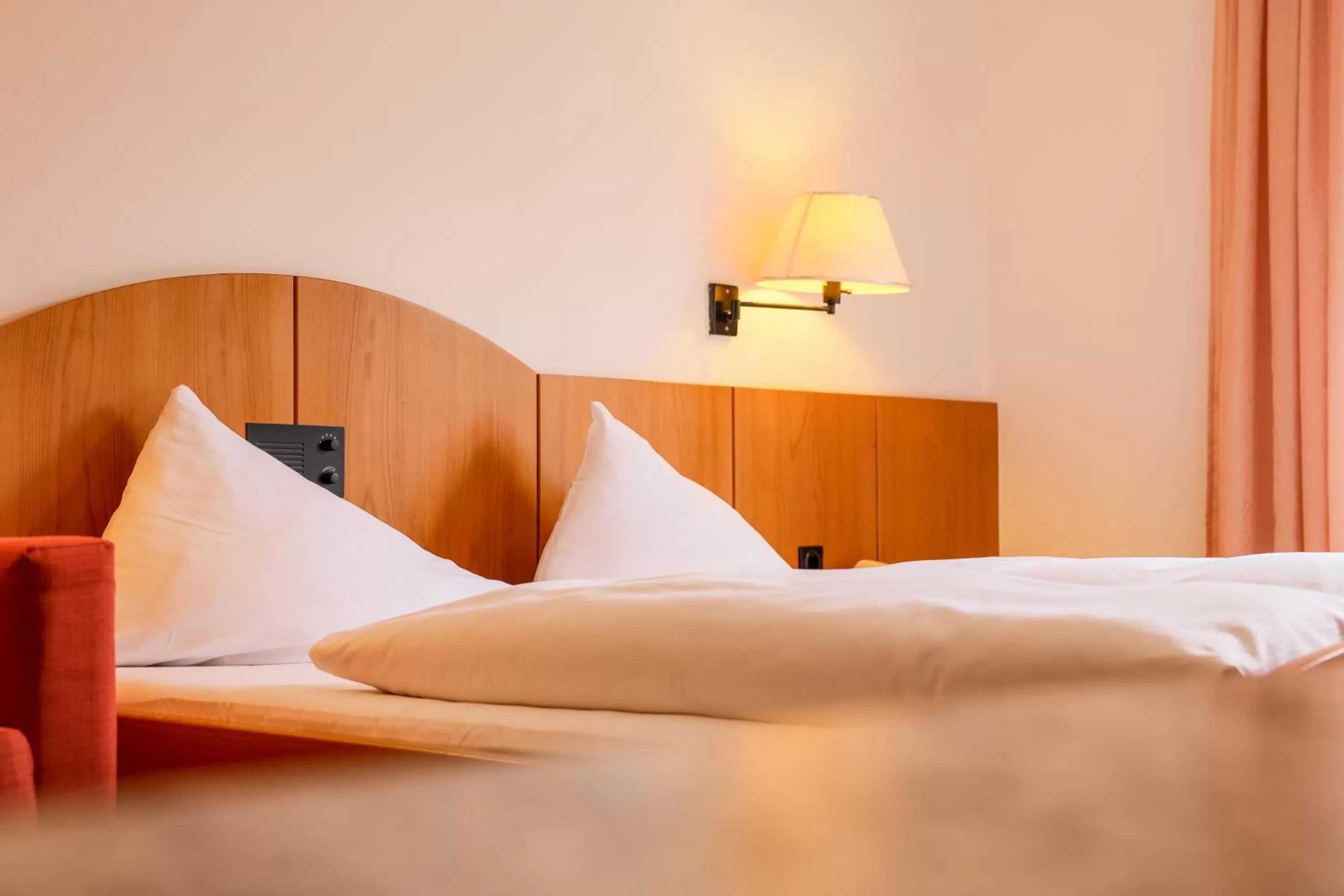 Bed in Hotel Edlingerwirt - Sauna & Golfsimulator inklusive