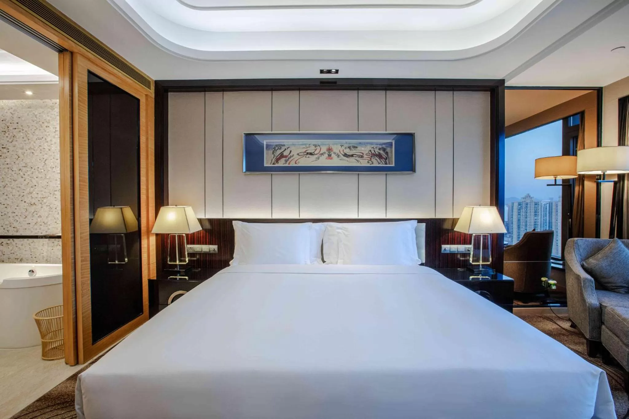 Photo of the whole room, Bed in Crowne Plaza Hotel Lanzhou by IHG