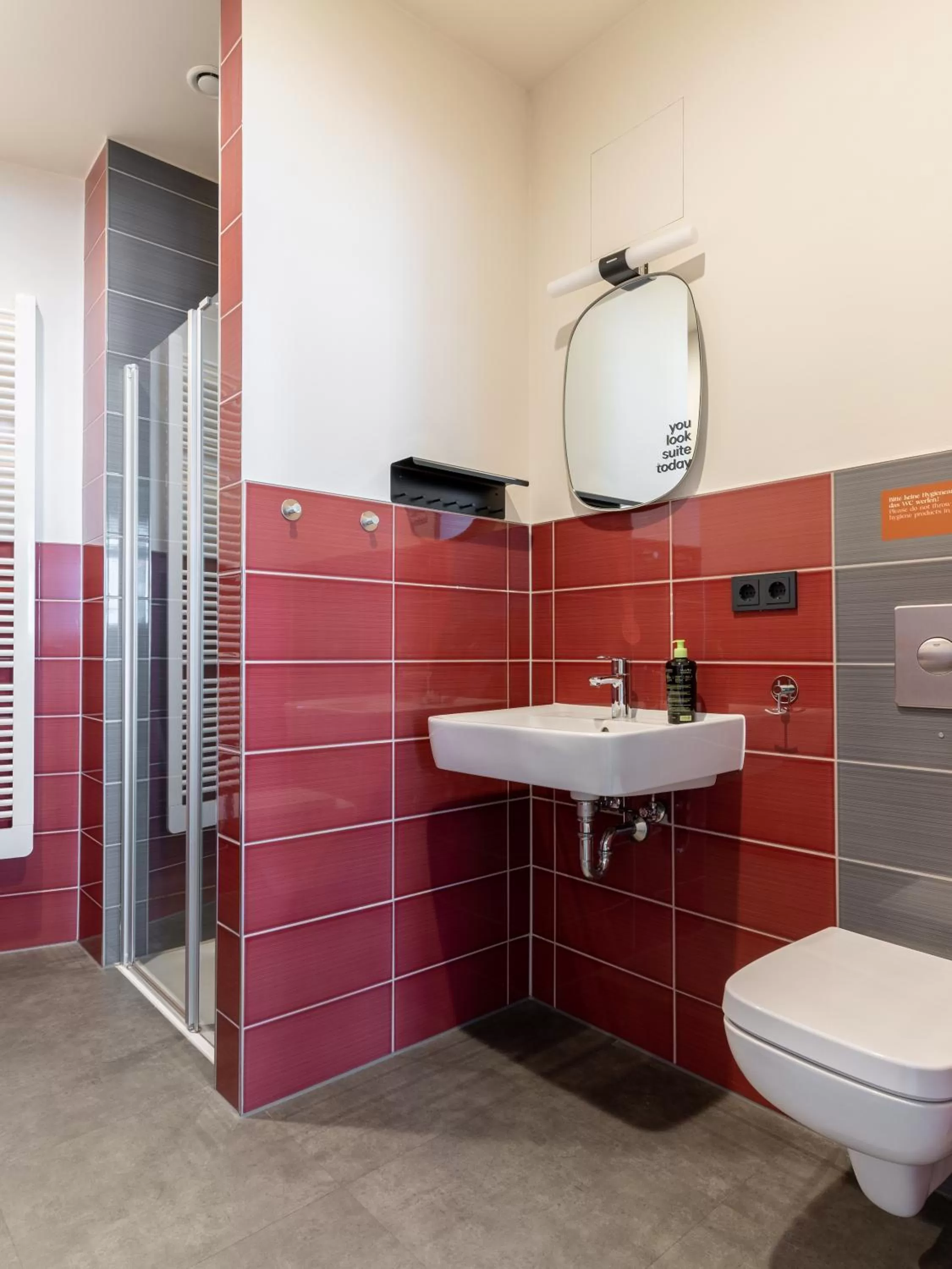 Shower in Limehome Leipzig Oelßner's Hof