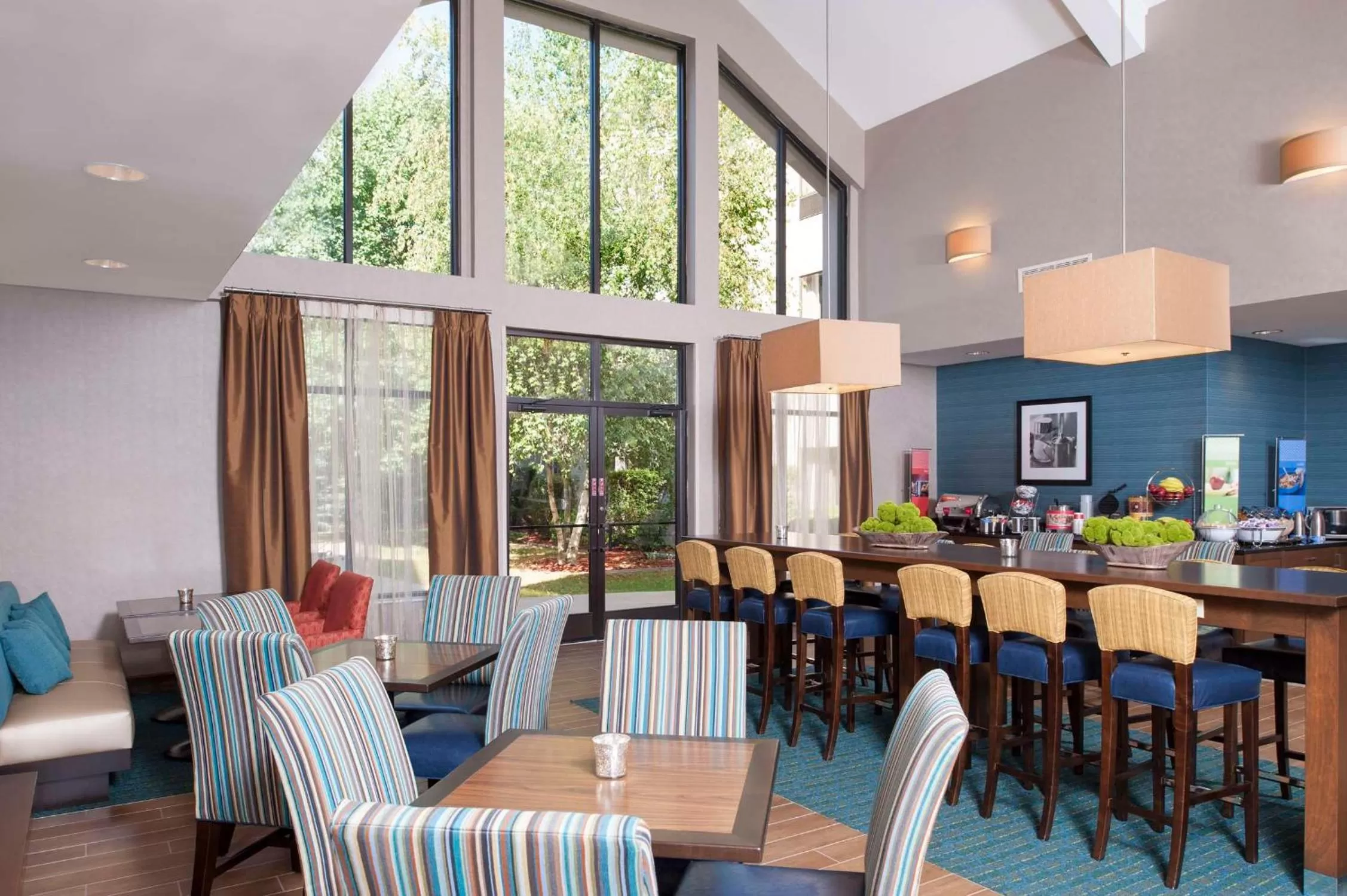 Breakfast in Hampton Inn & Suites South Bend