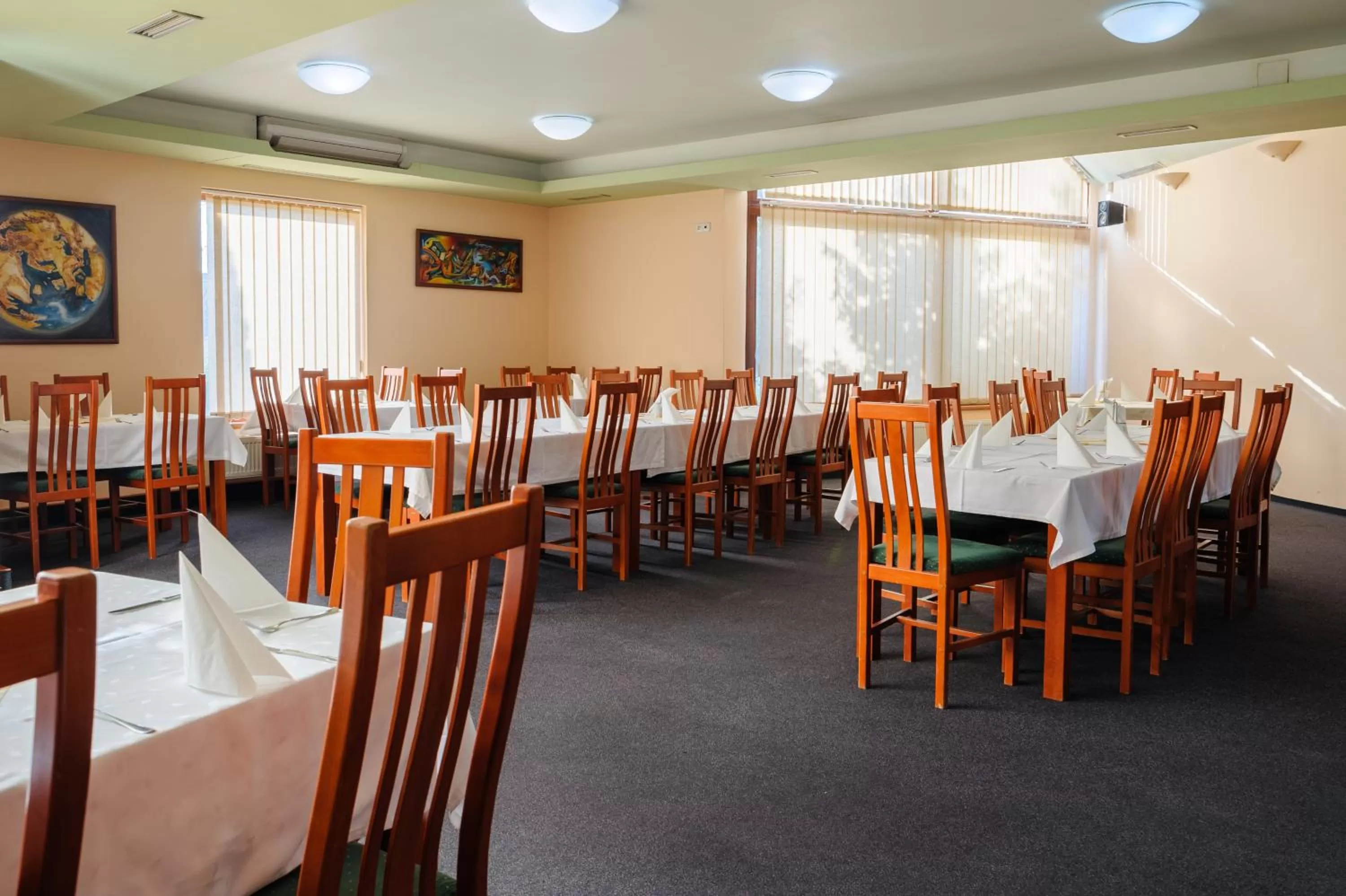 Restaurant/Places to Eat in Hotel Harmonie