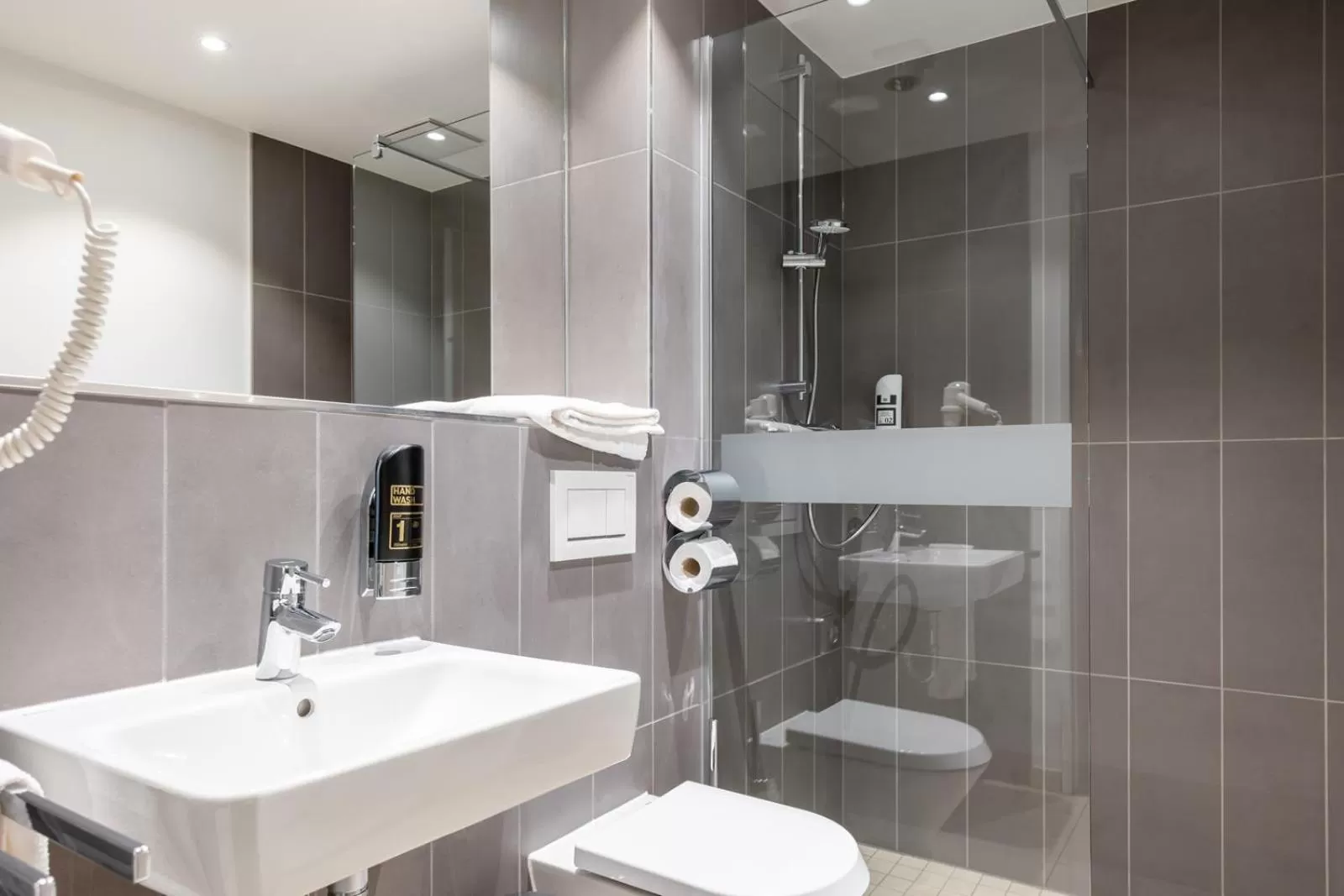 Bathroom in Serways Hotel Hösel