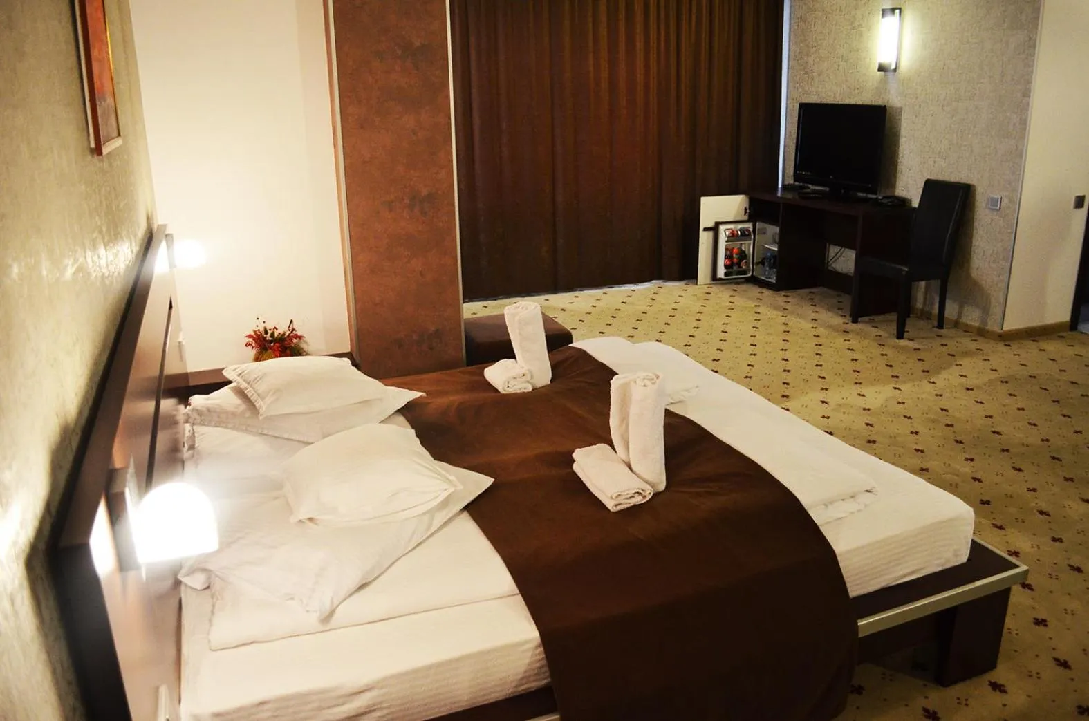 Photo of the whole room, Bed in Hotel Premier