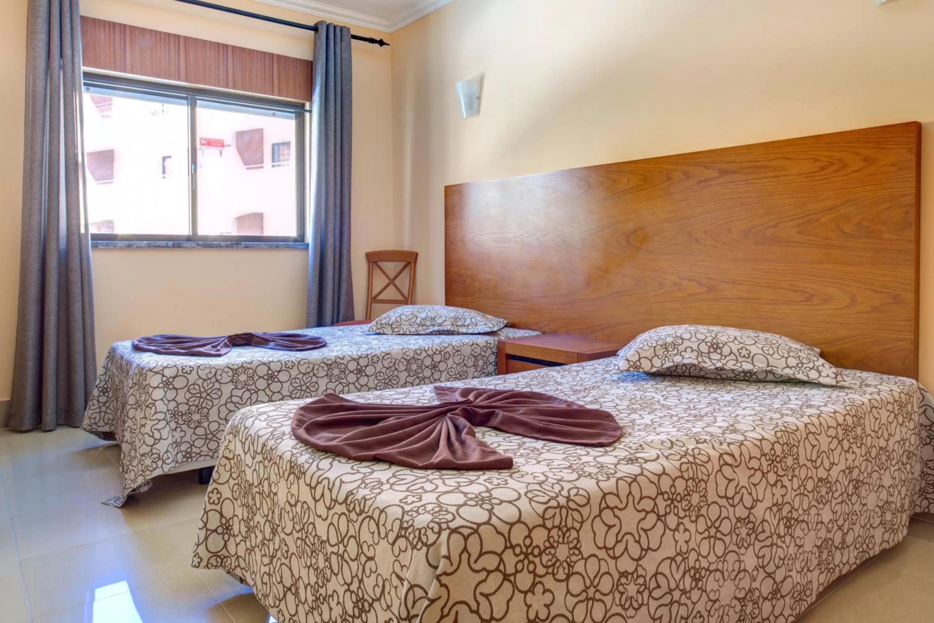 Bedroom, Bed in Choromar Apartments