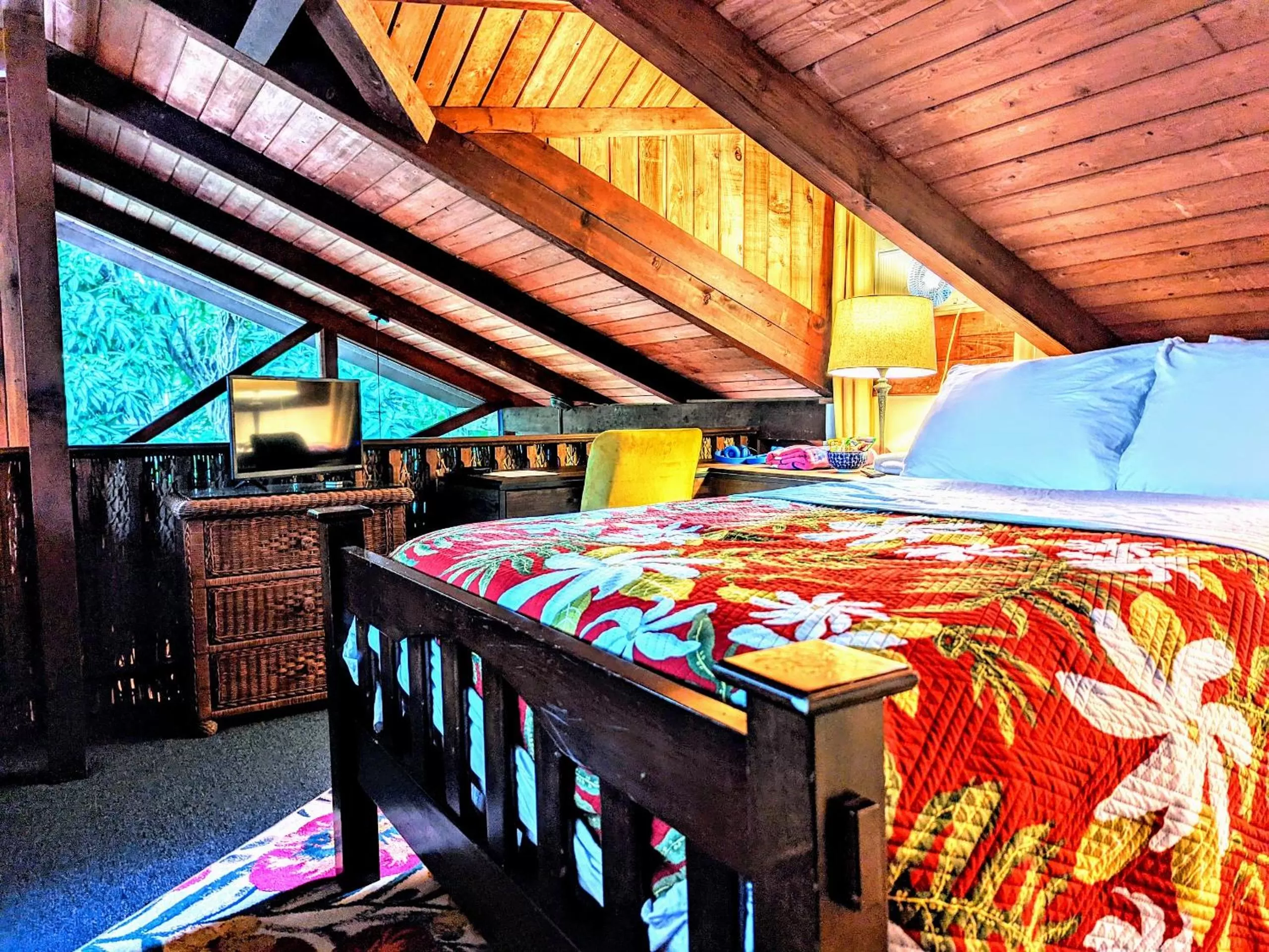 Bed in Kehena Mauka Nui Club LGBTQIA+ Clothing Optional
