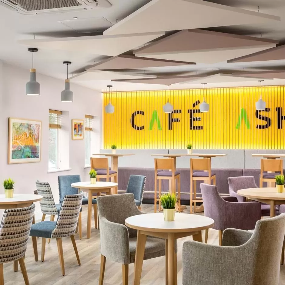 Restaurant/places to eat in Lion Quays Resort