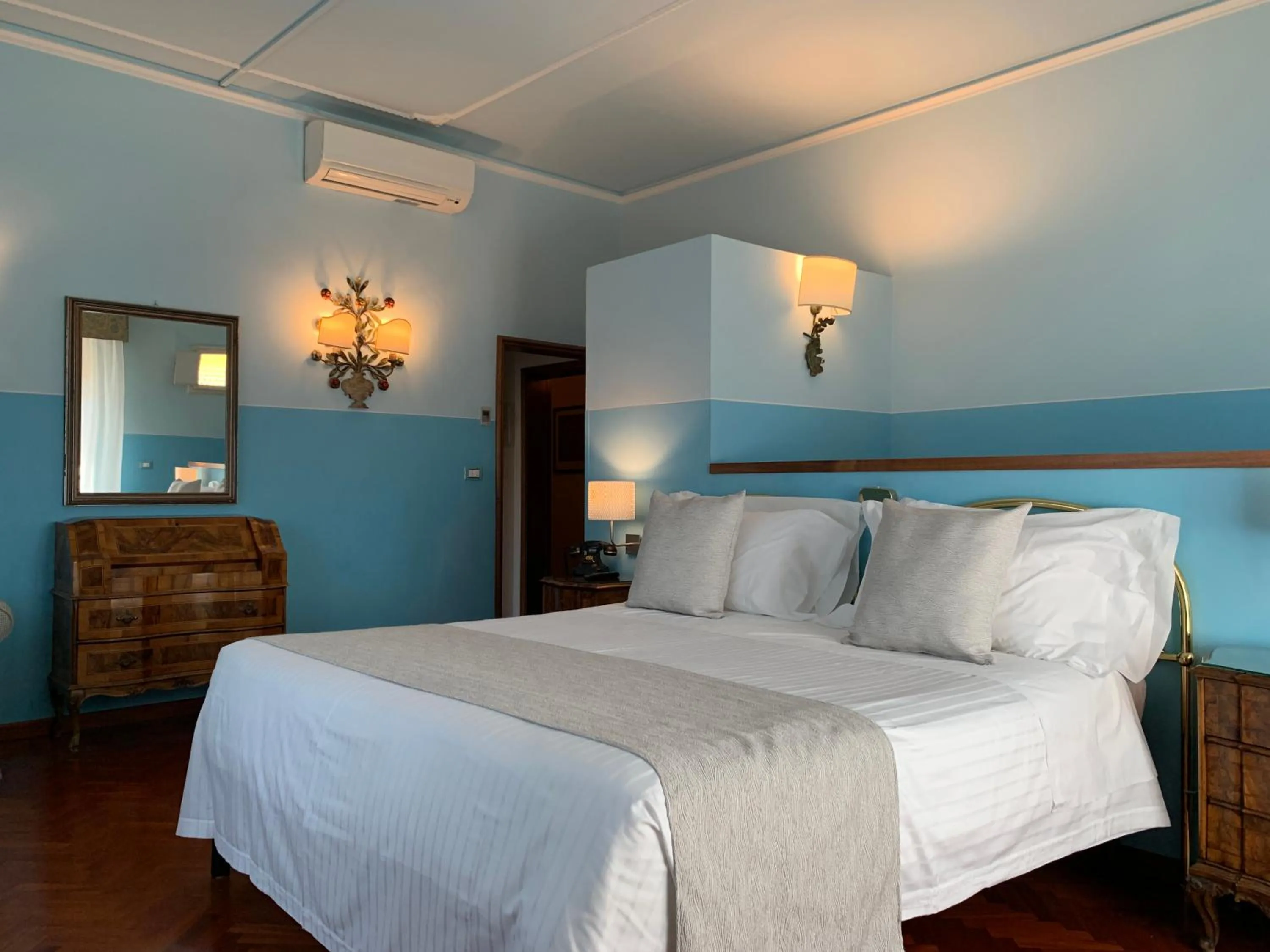 Bedroom, Bed in Hotel David