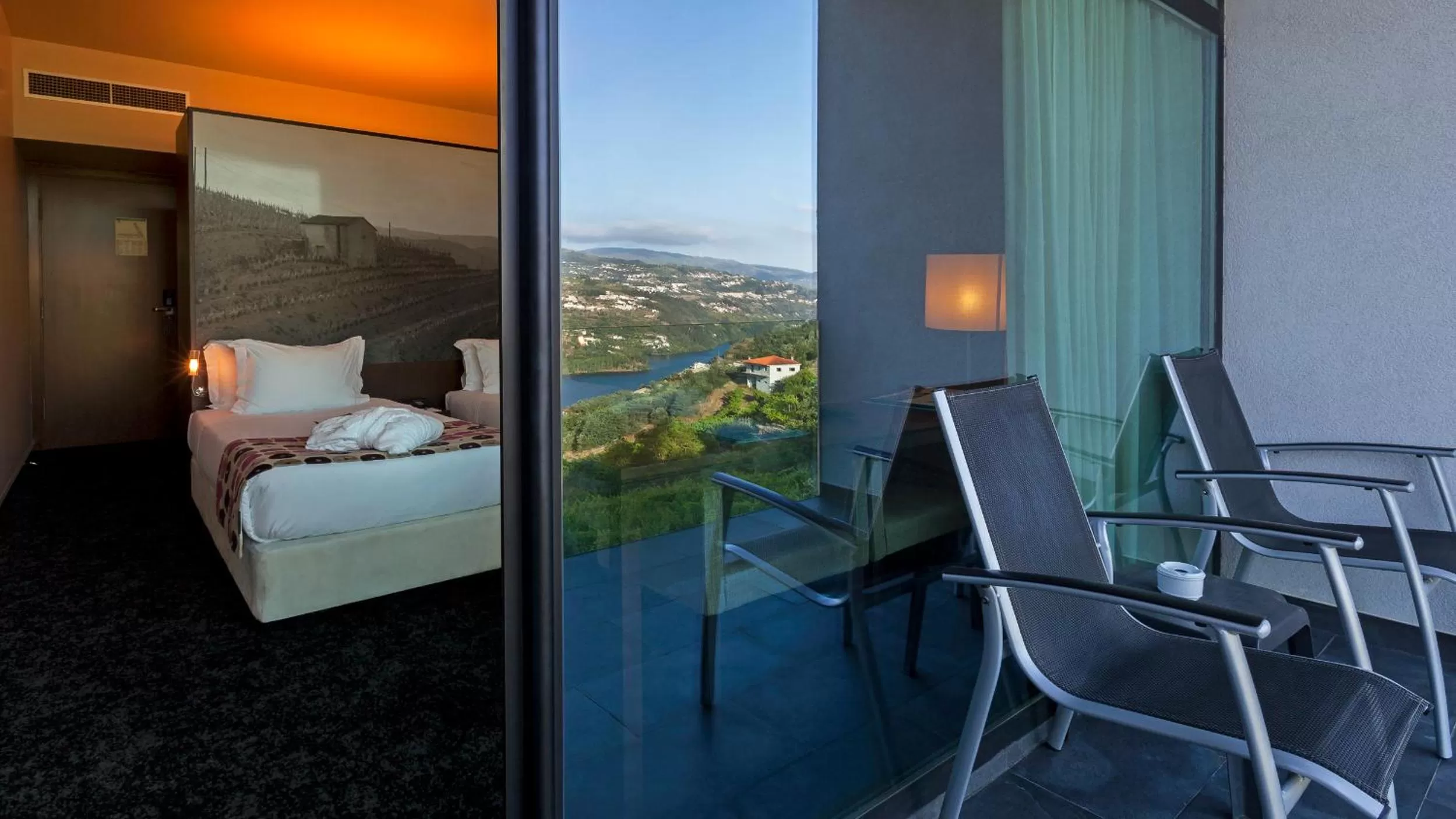 Balcony/Terrace, Bed in Douro Palace Hotel Resort & SPA