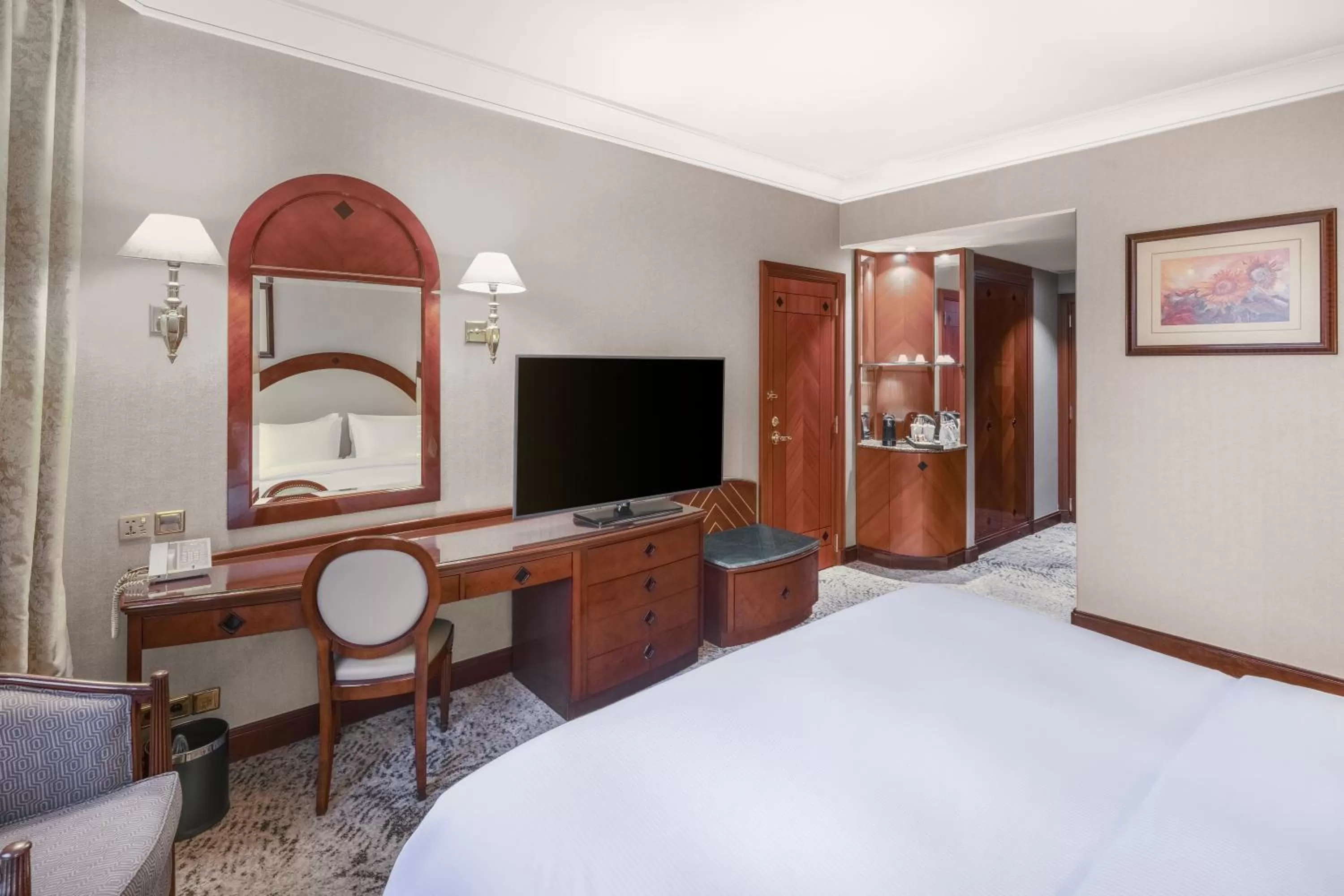 TV and multimedia, Bed in Madinah Hilton Hotel