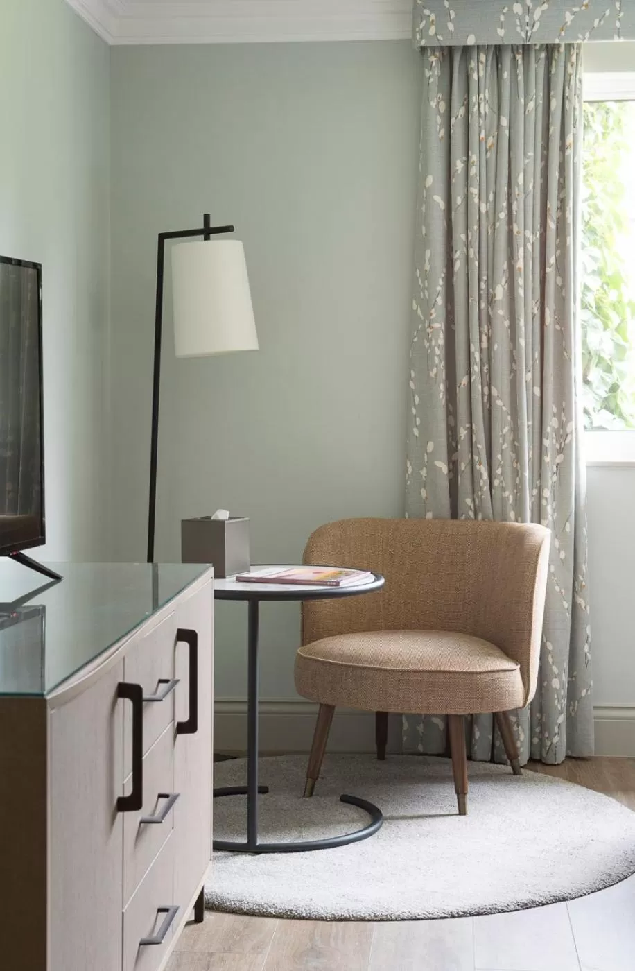 Seating area in Bush Hotel Farnham