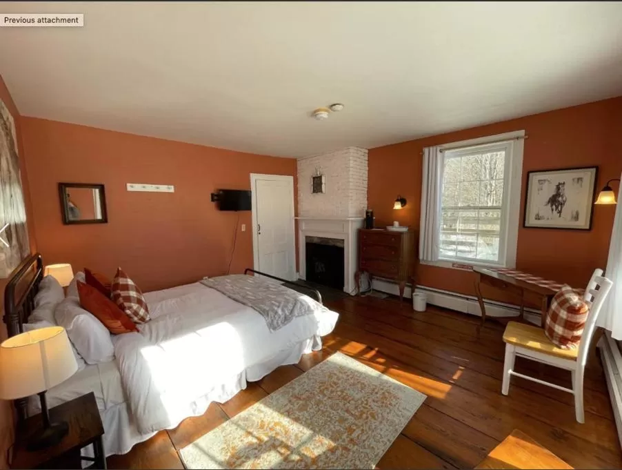 Bedroom, Bed in Stone Hearth Inn and Eatery