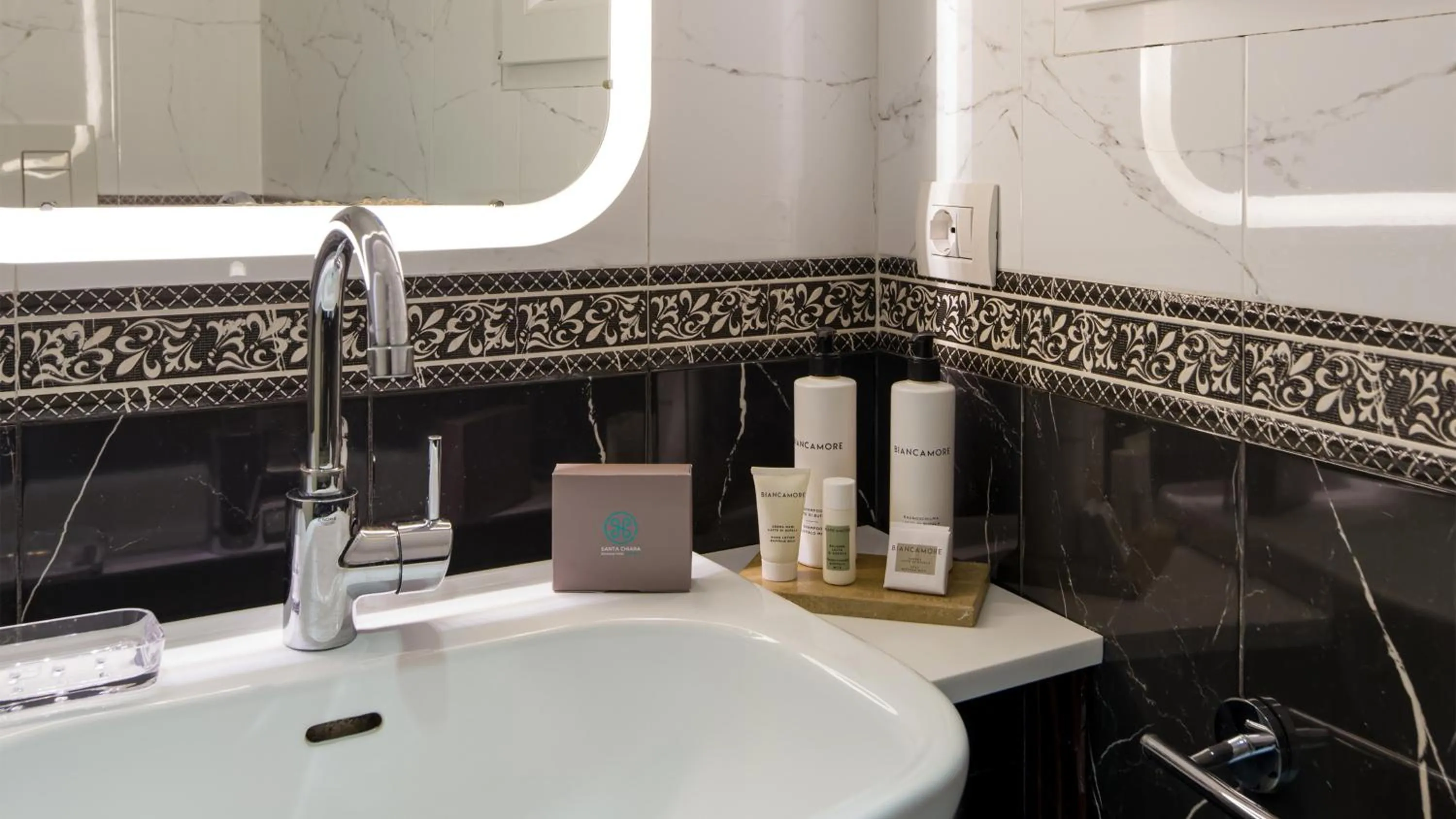 Santa Chiara Boutique Hotel