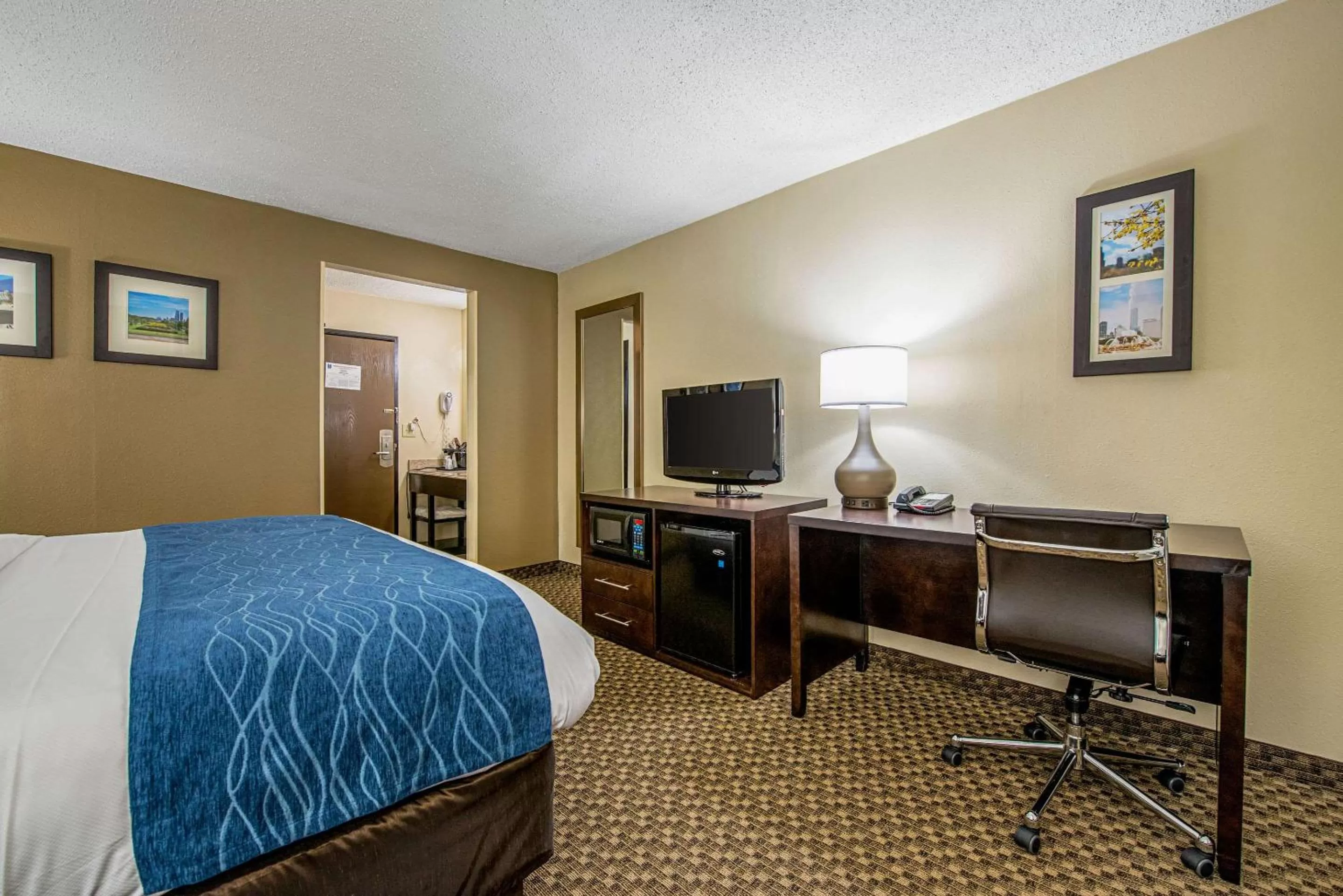 Photo of the whole room in Comfort Inn Matteson - Chicago