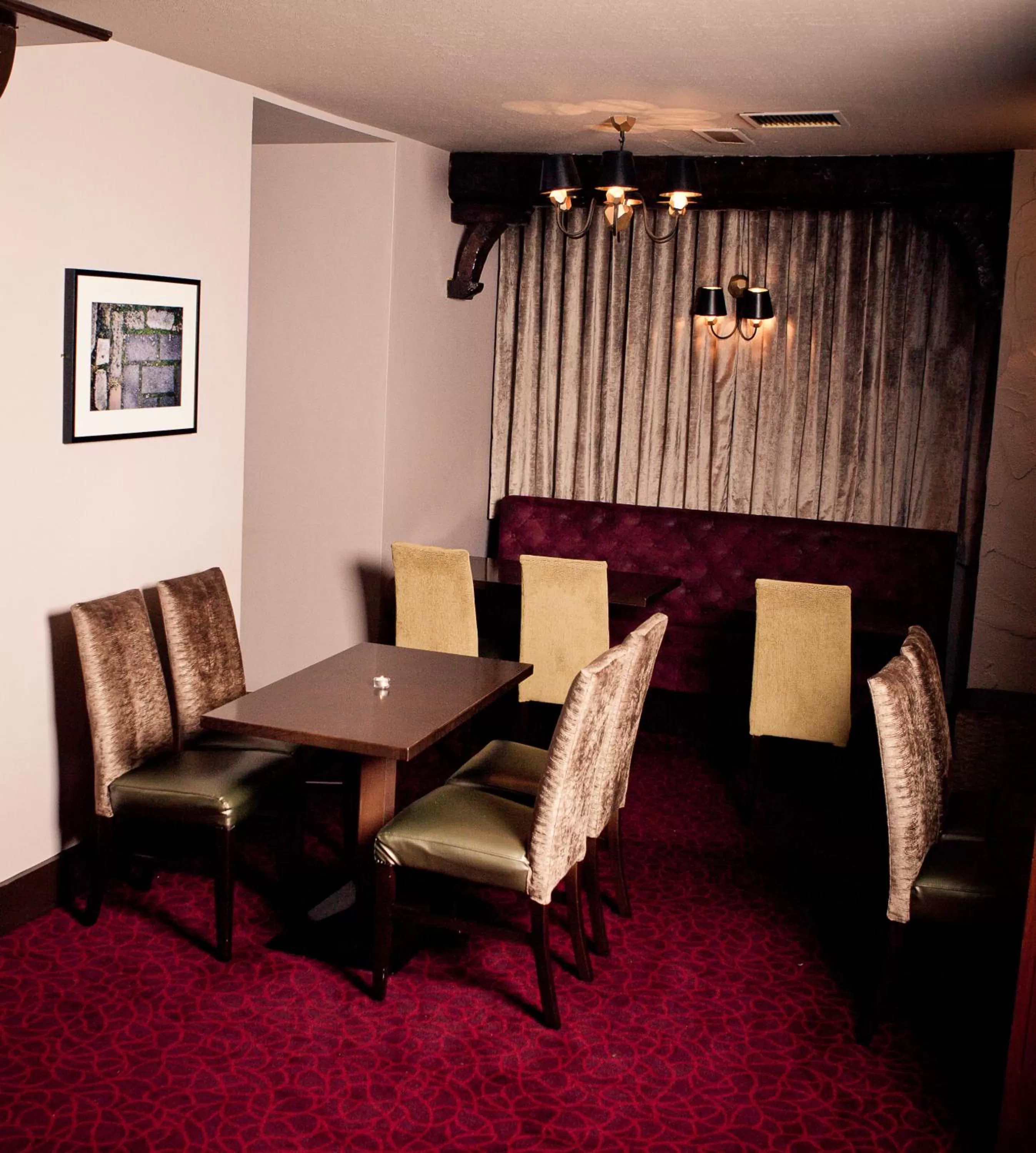Restaurant/places to eat in Darnley Lodge Hotel