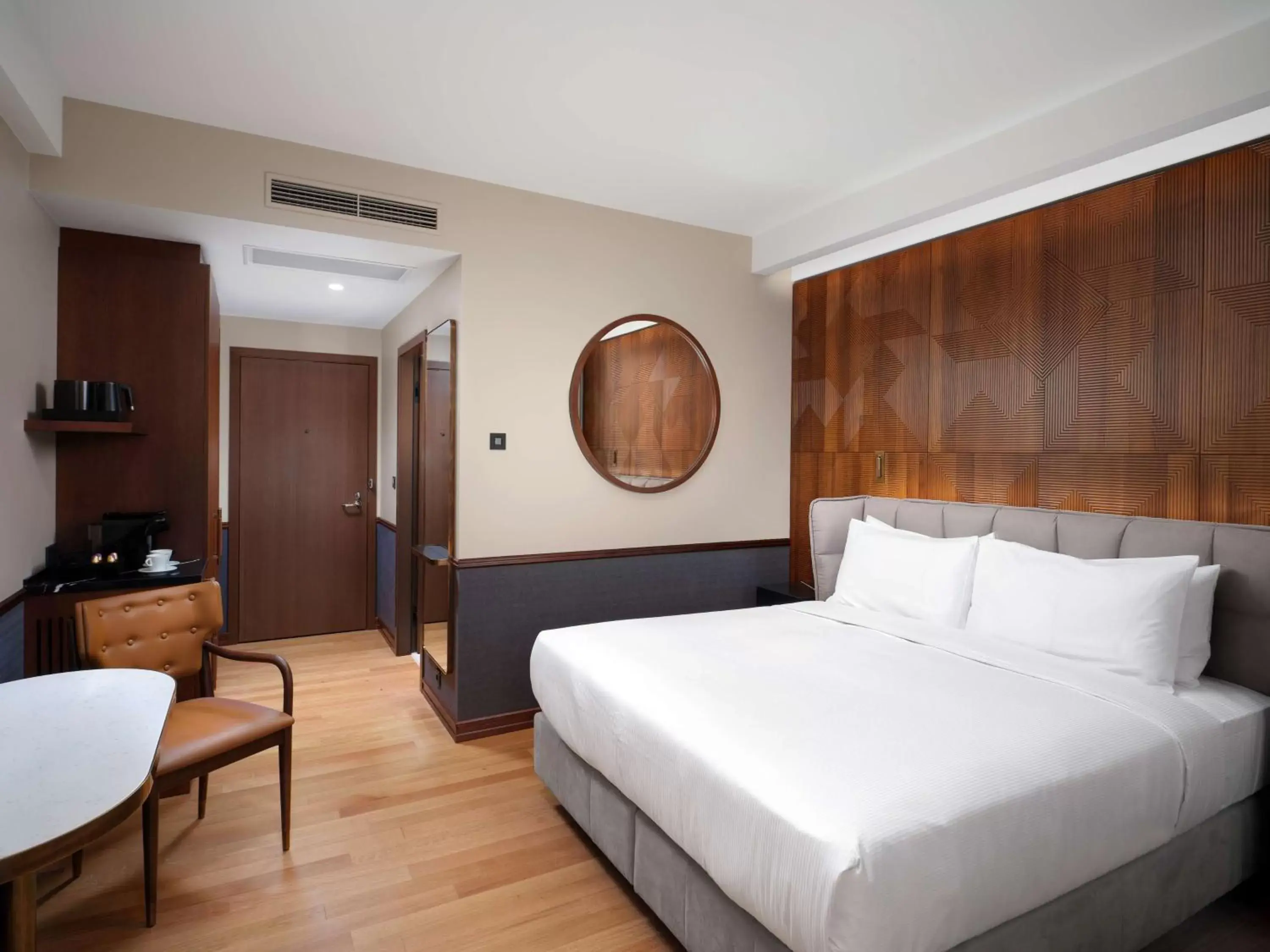 Superior King Room in Iceland Parliament Hotel, Curio Collection By Hilton Superior King Room in Iceland Parliament Hotel, Curio Collection By Hilton