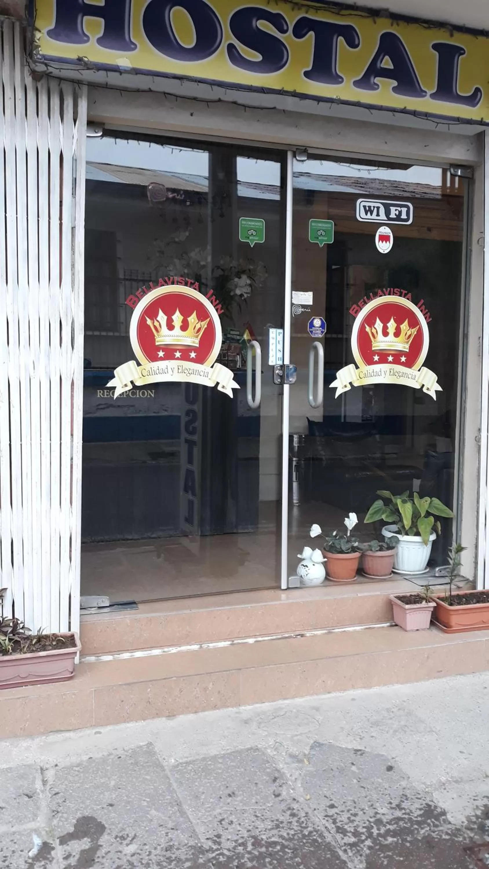 Facade/entrance in Hostal Terrabella SRL