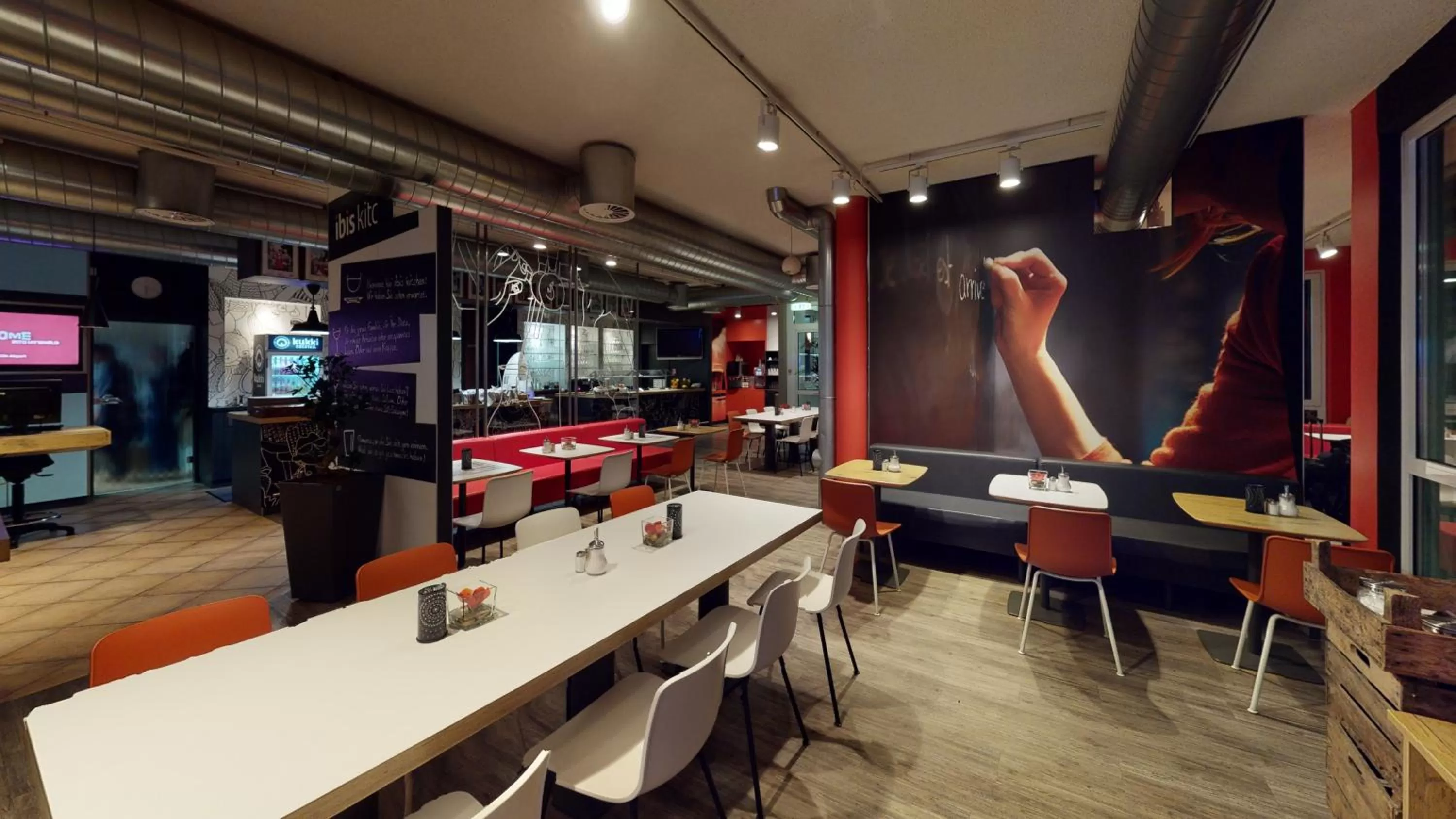 Restaurant/places to eat in ibis Hotel Köln Airport