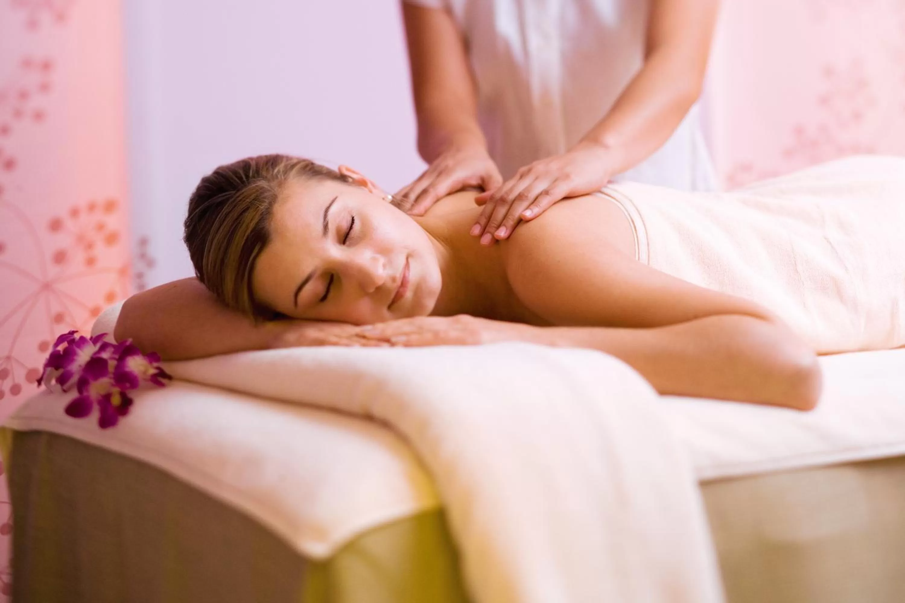 Massage in Mövenpick Hotel & Apartments Bur Dubai