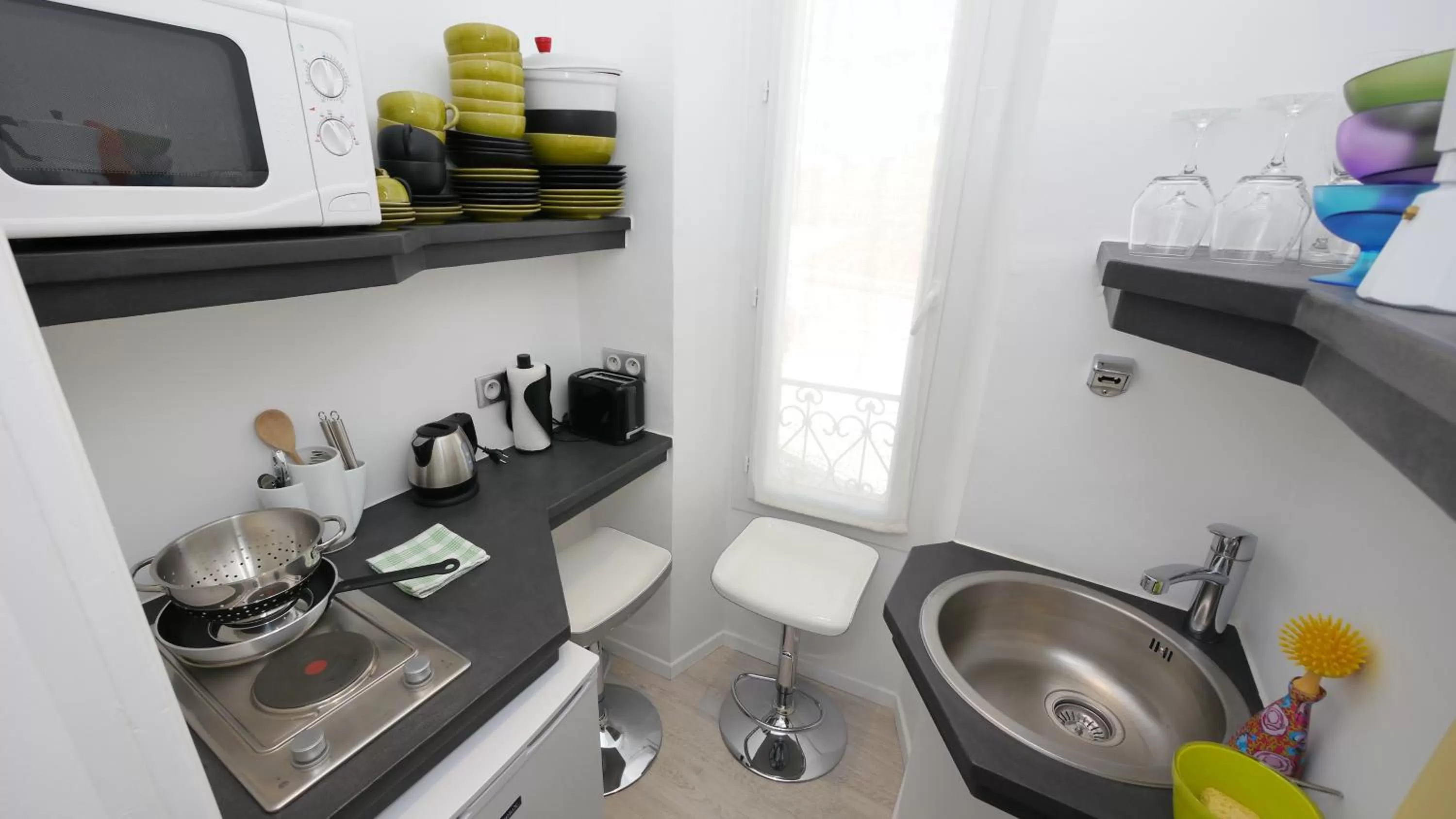 Kitchen or kitchenette in Hotel Royal Bon Repos