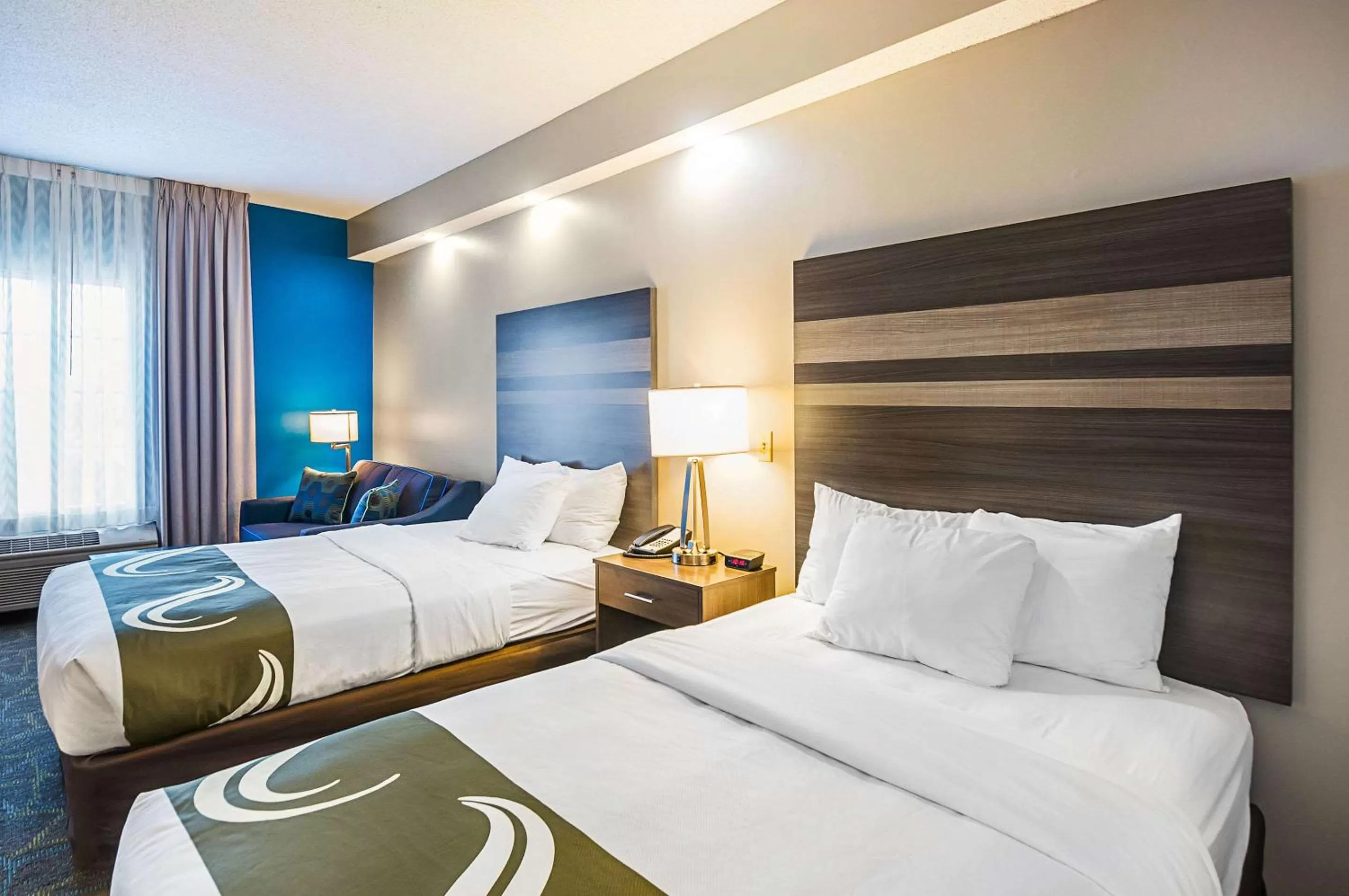 Photo of the whole room, Bed in Quality Inn Harrisonburg I-81